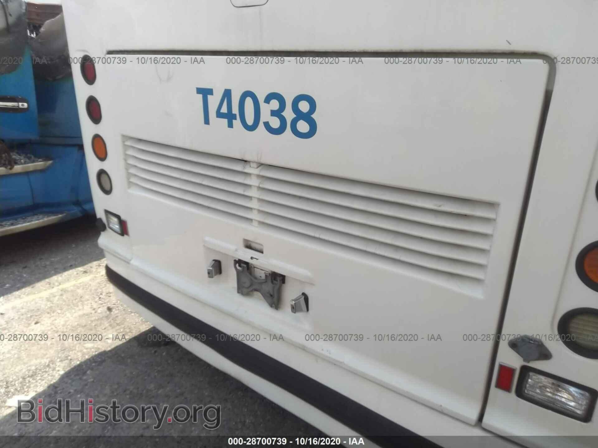 2004 BLUE BIRD BUS - VIN: 1BDGNB2A84W100185 - Photo 10