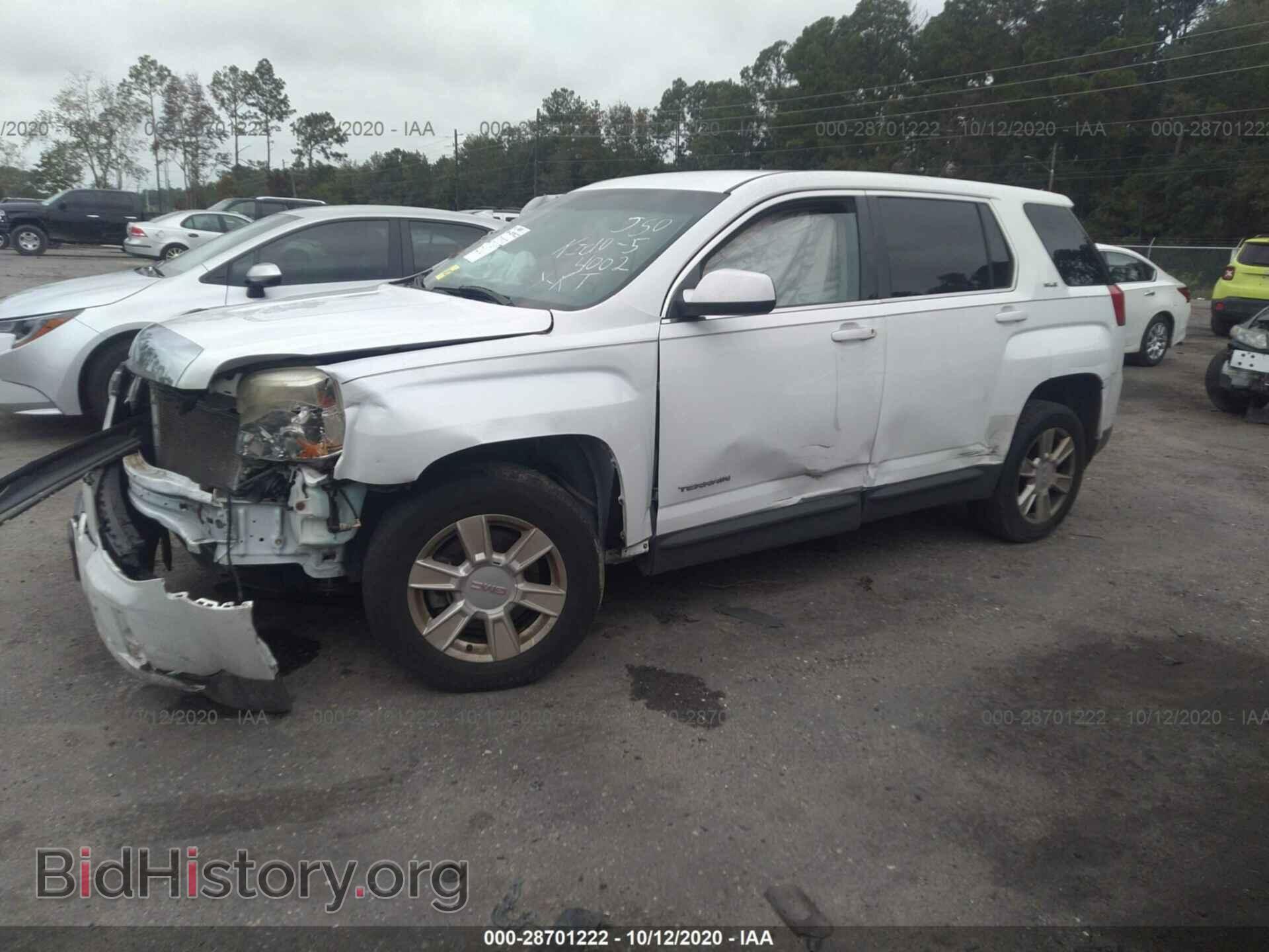 2011 GMC TERRAIN - VIN: 2CTALMECXB6314002 - Photo 2