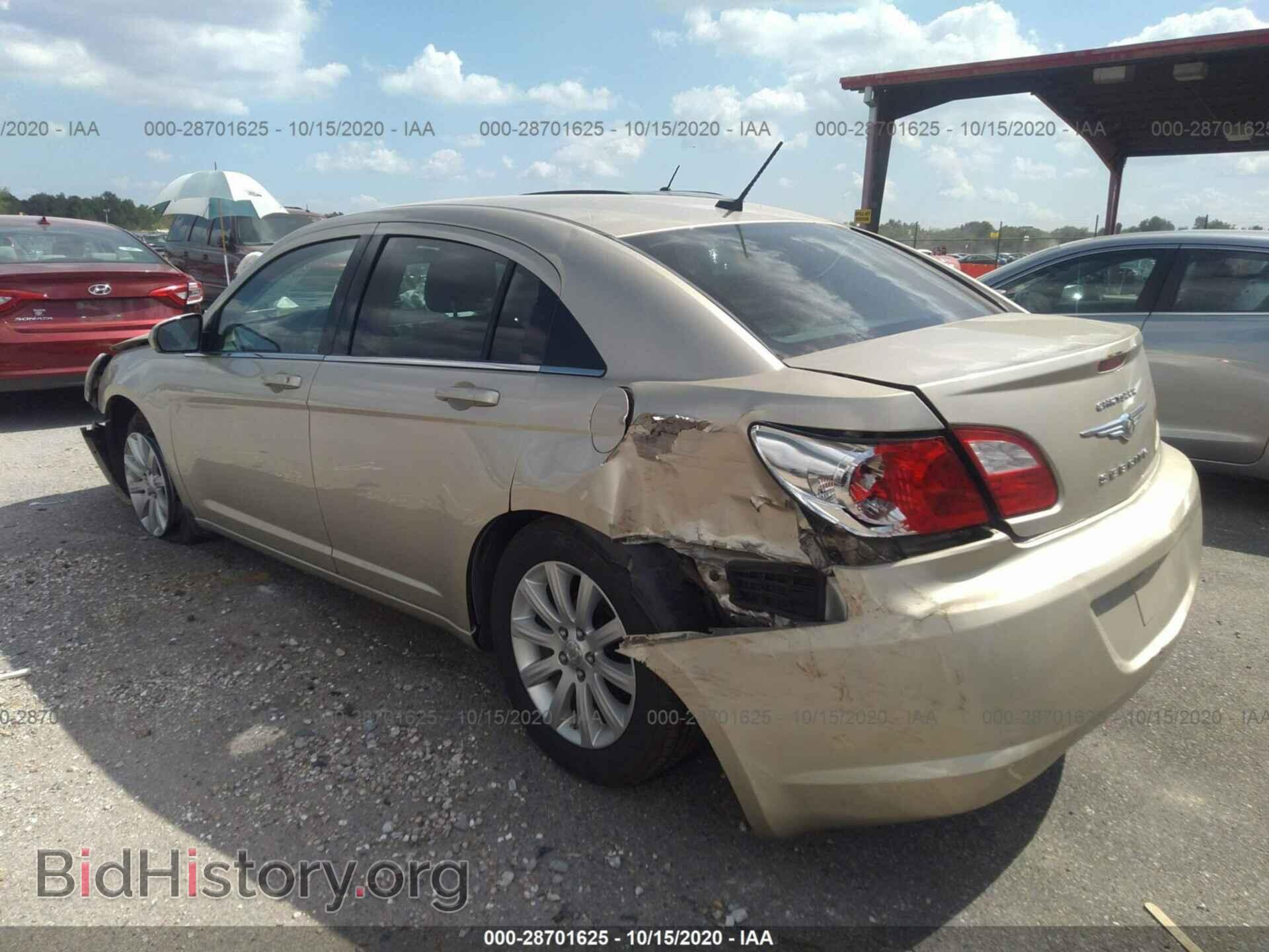 2010 CHRYSLER SEBRING - VIN: 1C3CC5FB9AN136517 - Фото 3