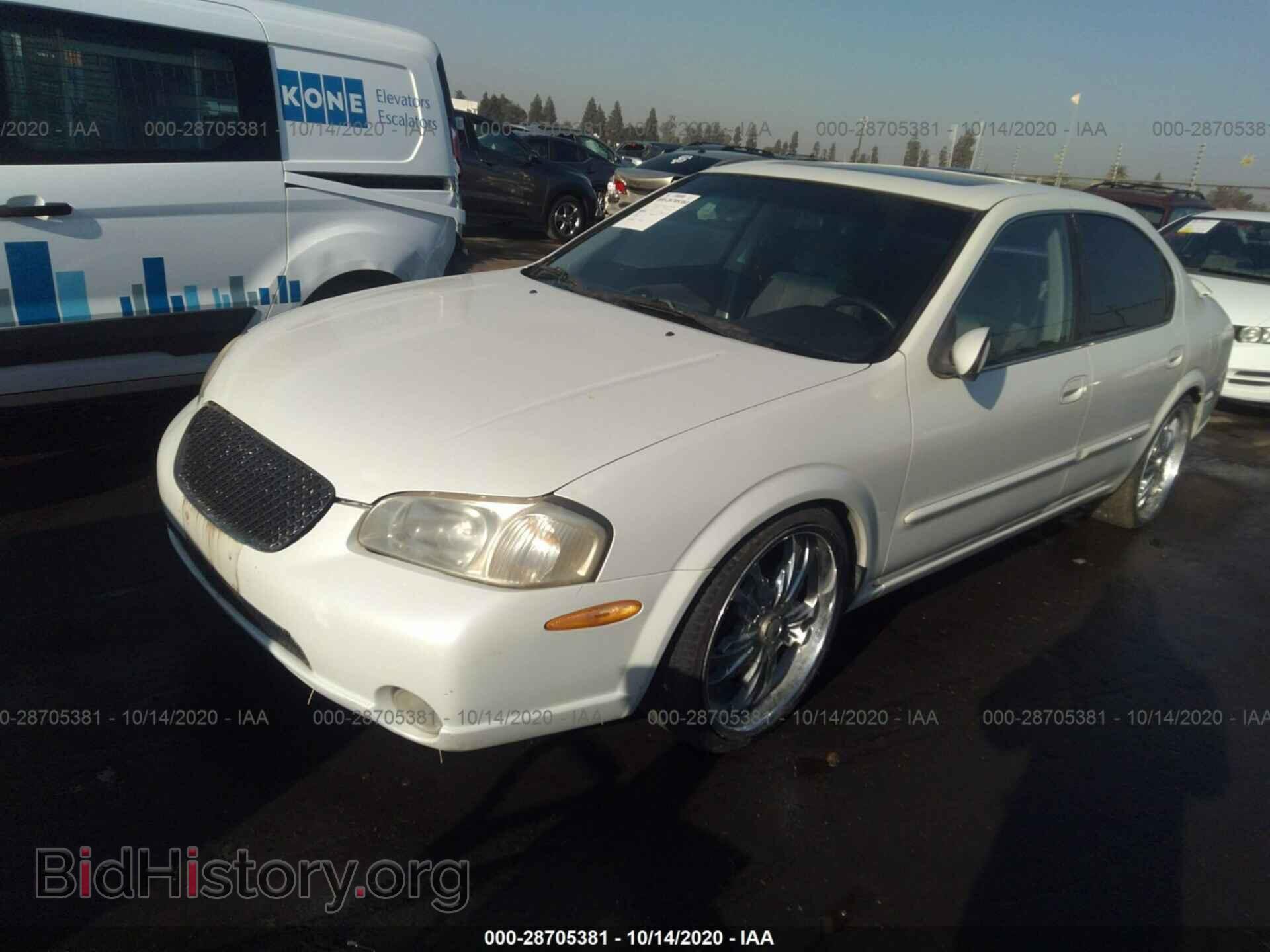 2000 NISSAN MAXIMA - VIN: JN1CA31D2YT521683 - Фото 2