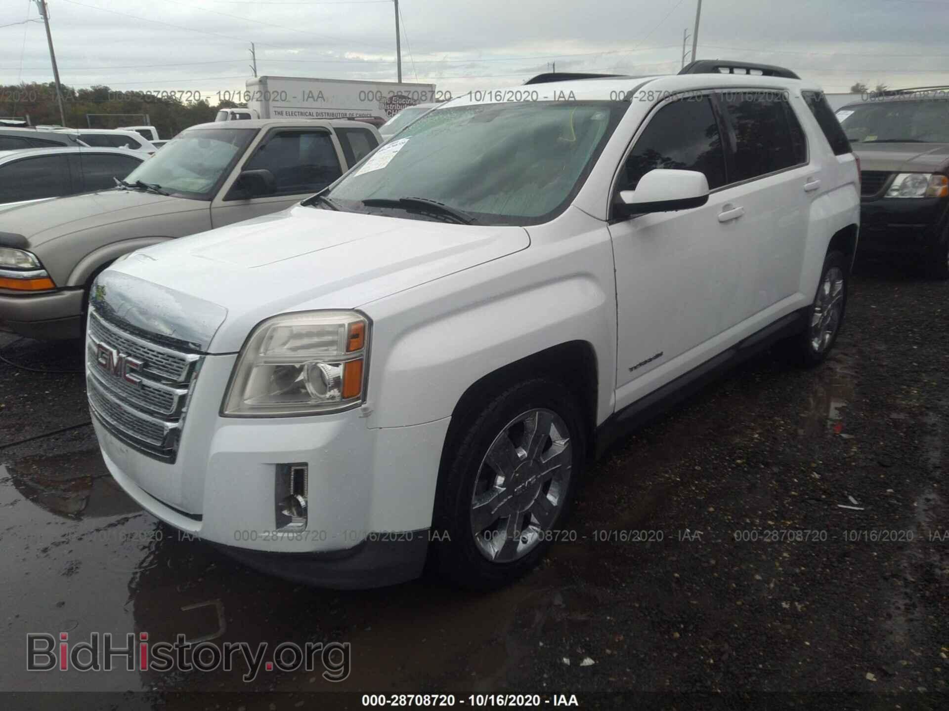 2011 GMC TERRAIN - VIN: 2CTFLUE52B6232076 - Photo 2