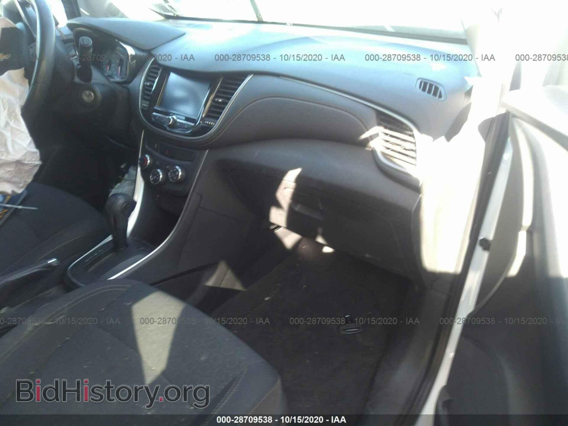 2017 CHEVROLET TRAX - VIN: 3GNCJNSB7HL270421 - Photo 5