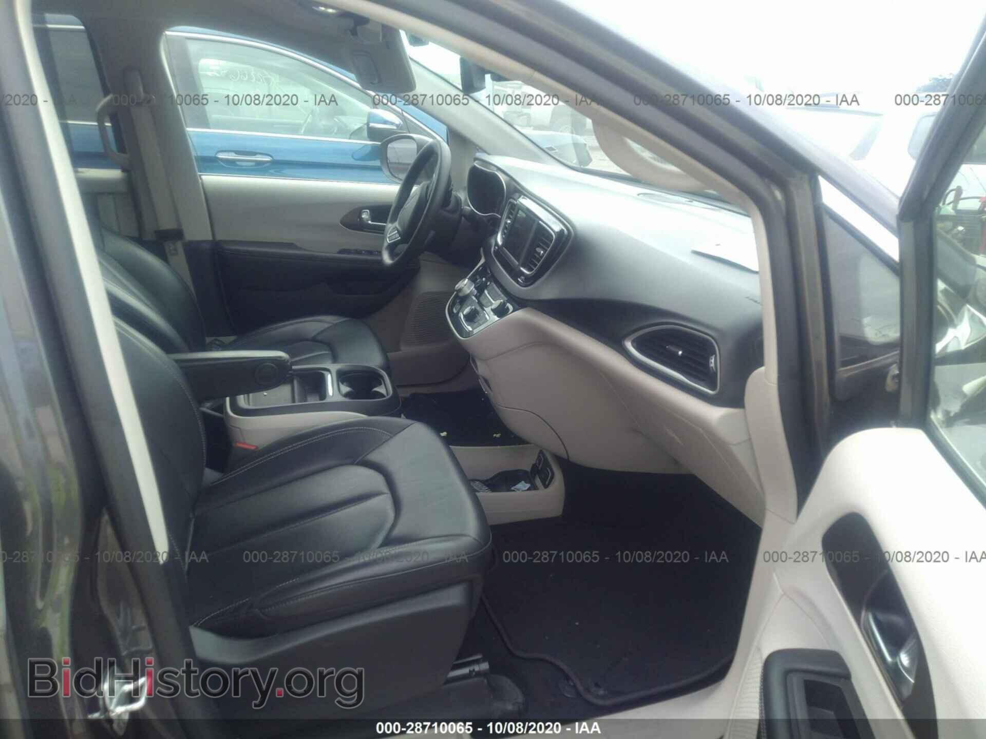 2020 CHRYSLER VOYAGER - VIN: 2C4RC1DG7LR144523 - Фото 5