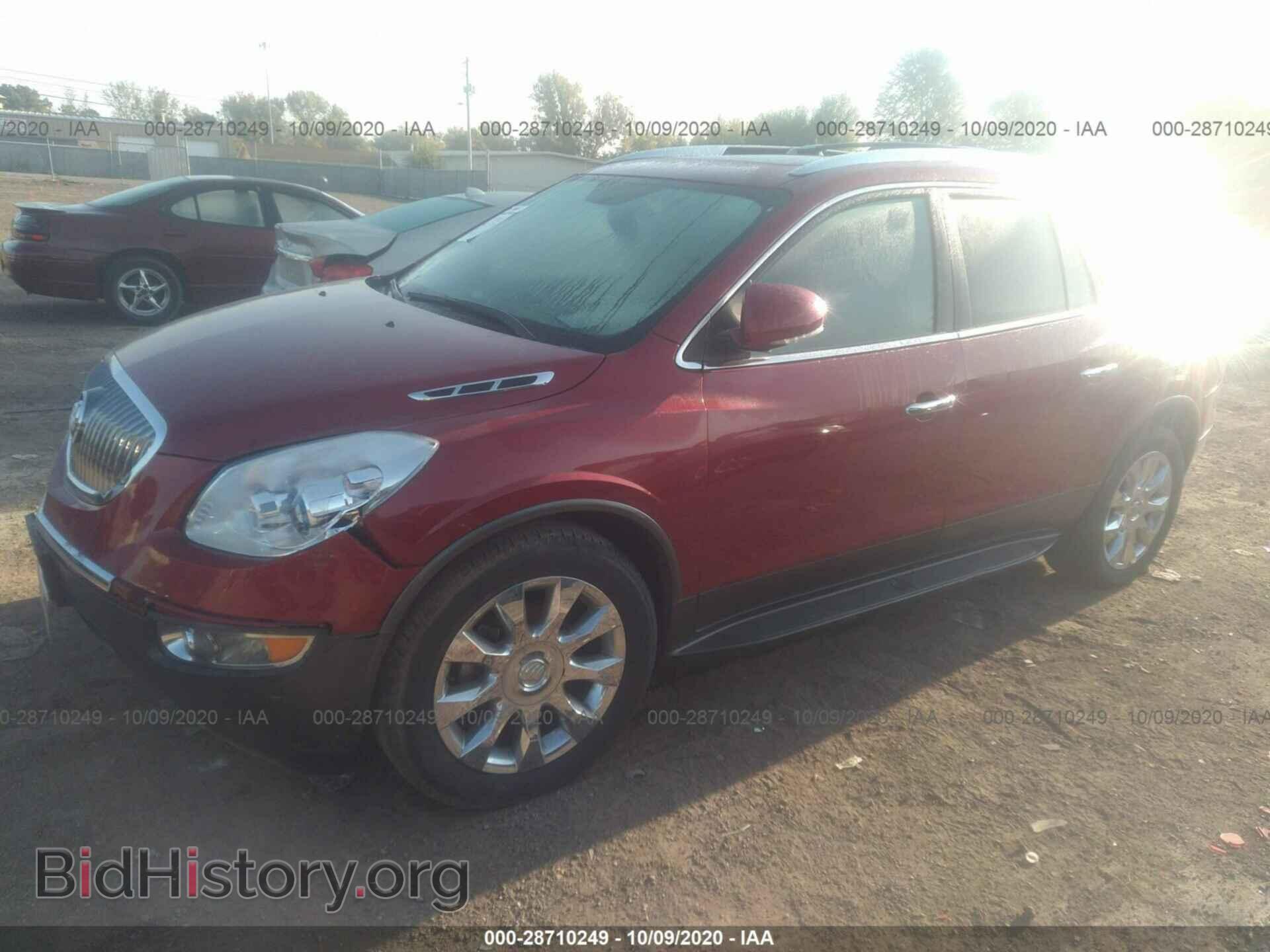 2012 BUICK ENCLAVE - VIN: 5GAKVDED0CJ137002 - Фото 2