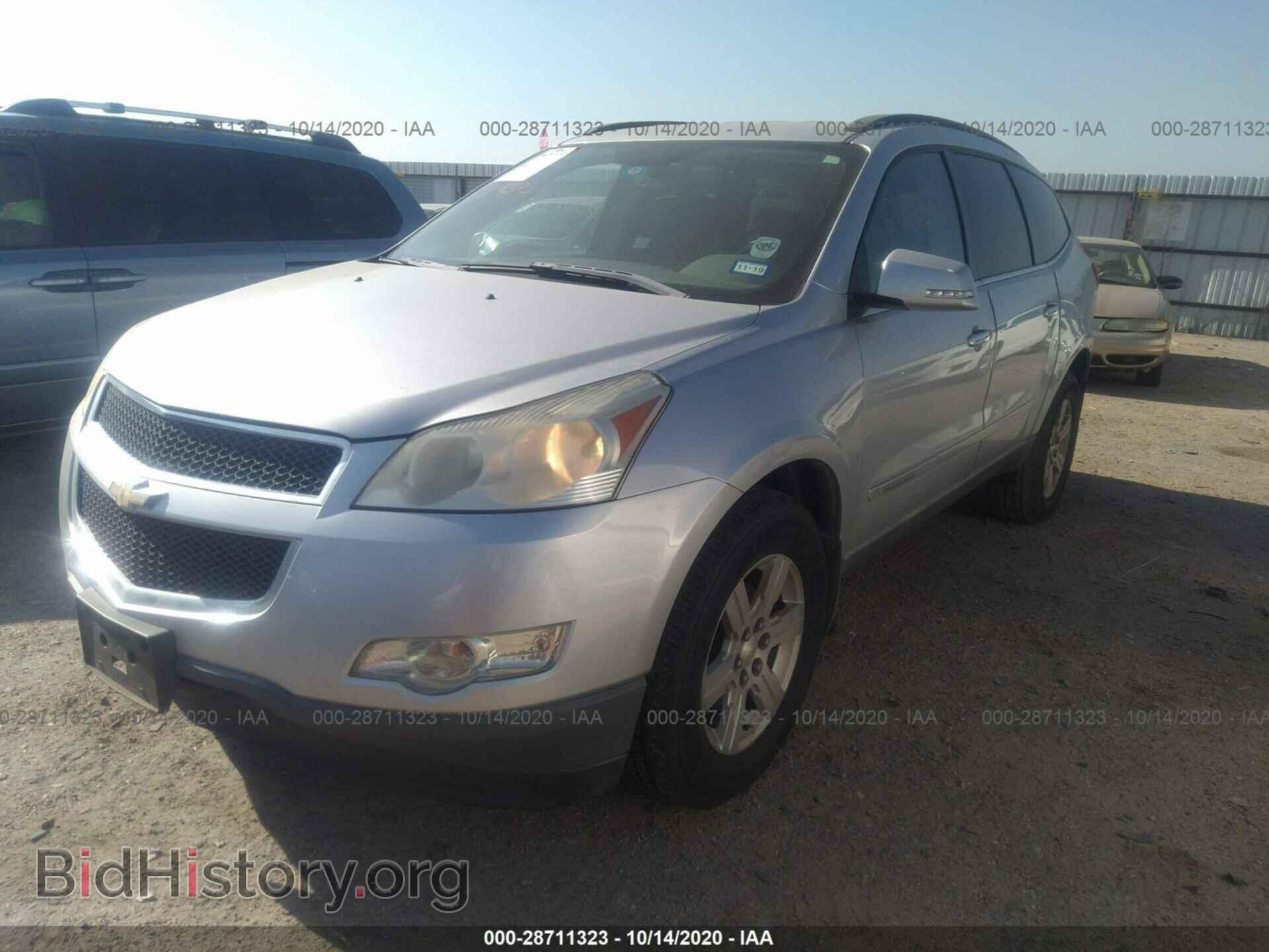 2009 CHEVROLET TRAVERSE - VIN: 1GNER23D99S178424 - Фото 2