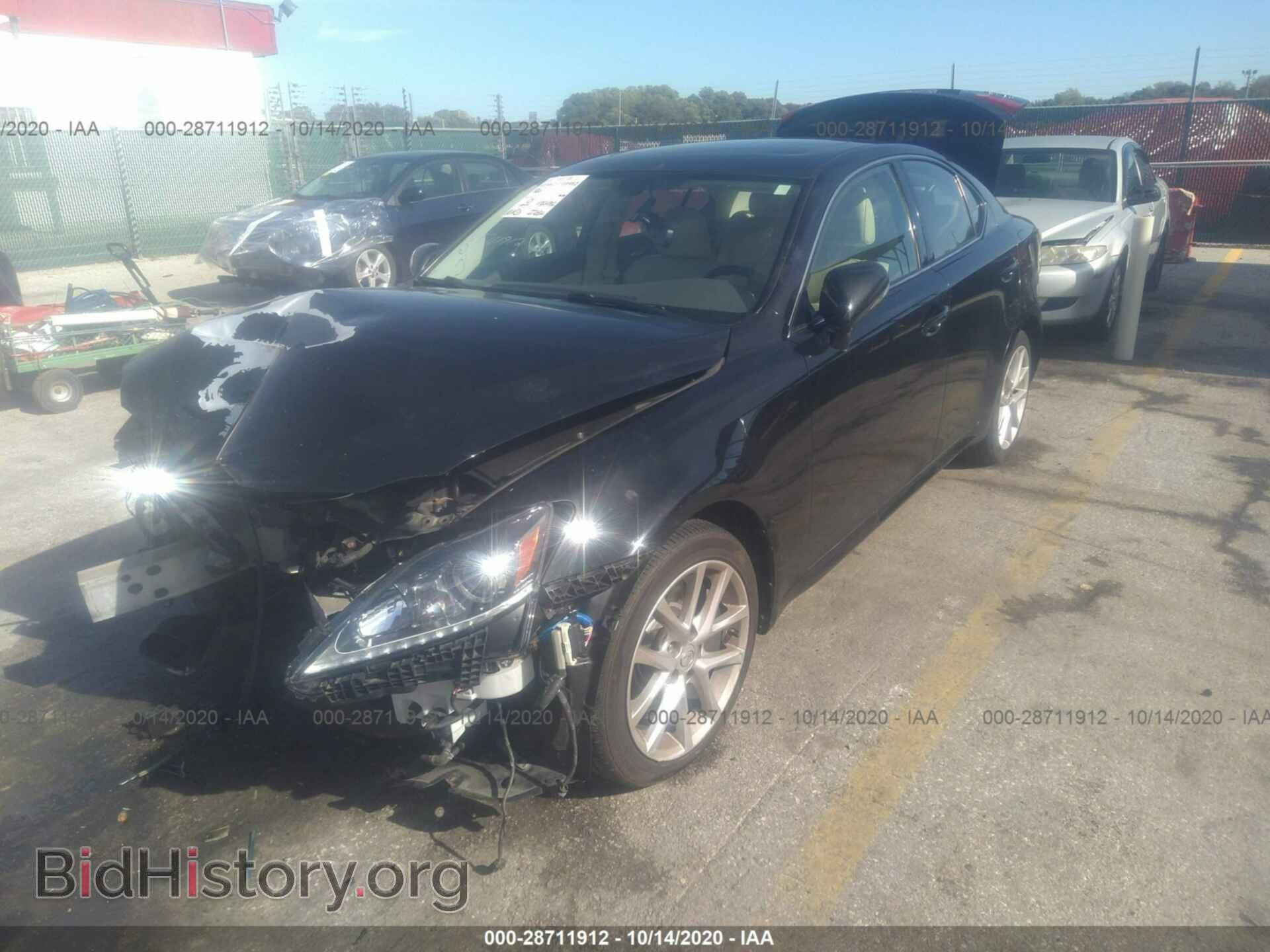 2011 LEXUS IS 350 - VIN: JTHCE5C24B5000516 - Photo 2