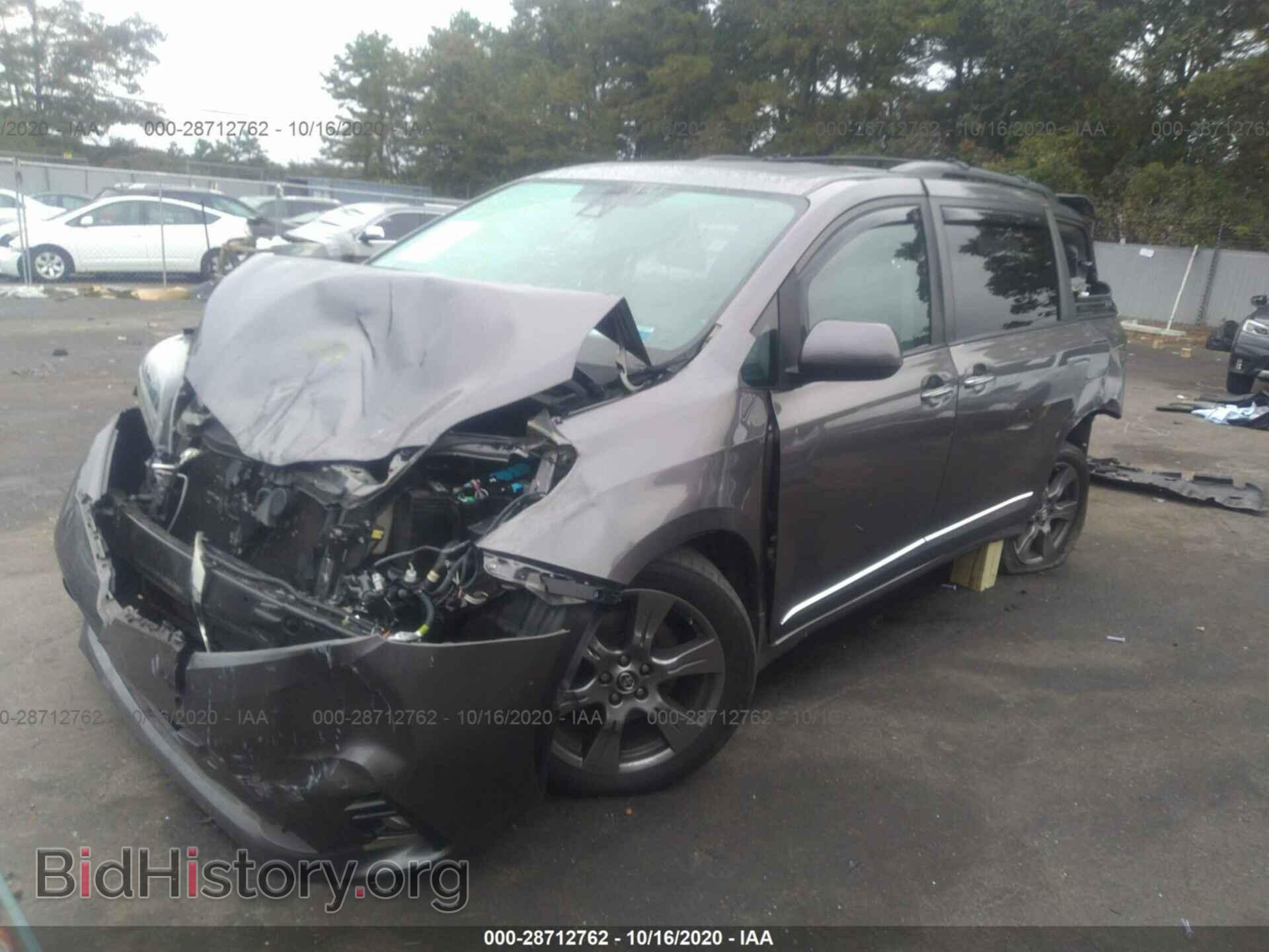 2018 TOYOTA SIENNA - VIN: 5TDXZ3DC5JS957149 - Фото 2
