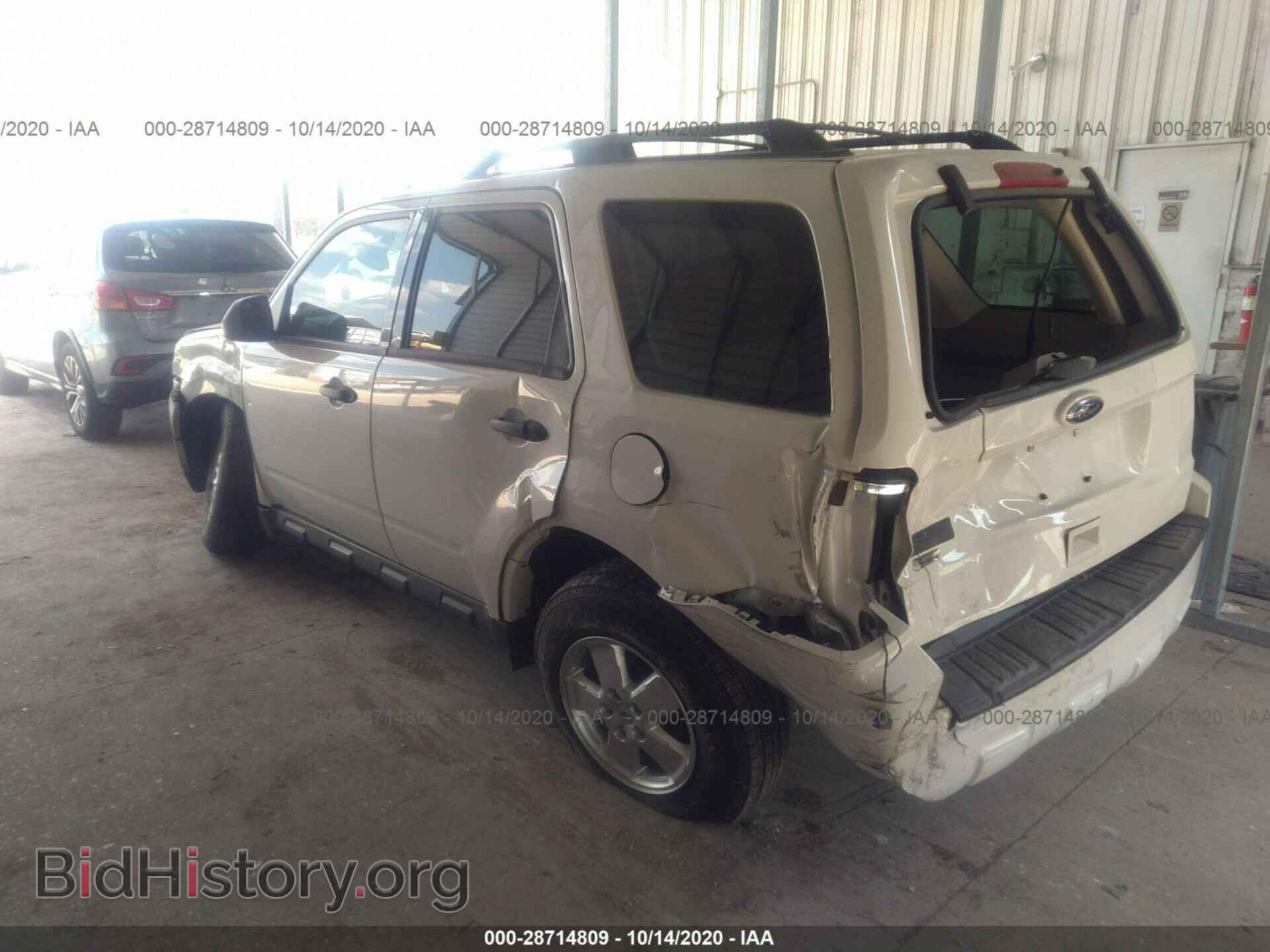 2011 FORD ESCAPE - VIN: 1FMCU0C76BKC48427 - Фото 3