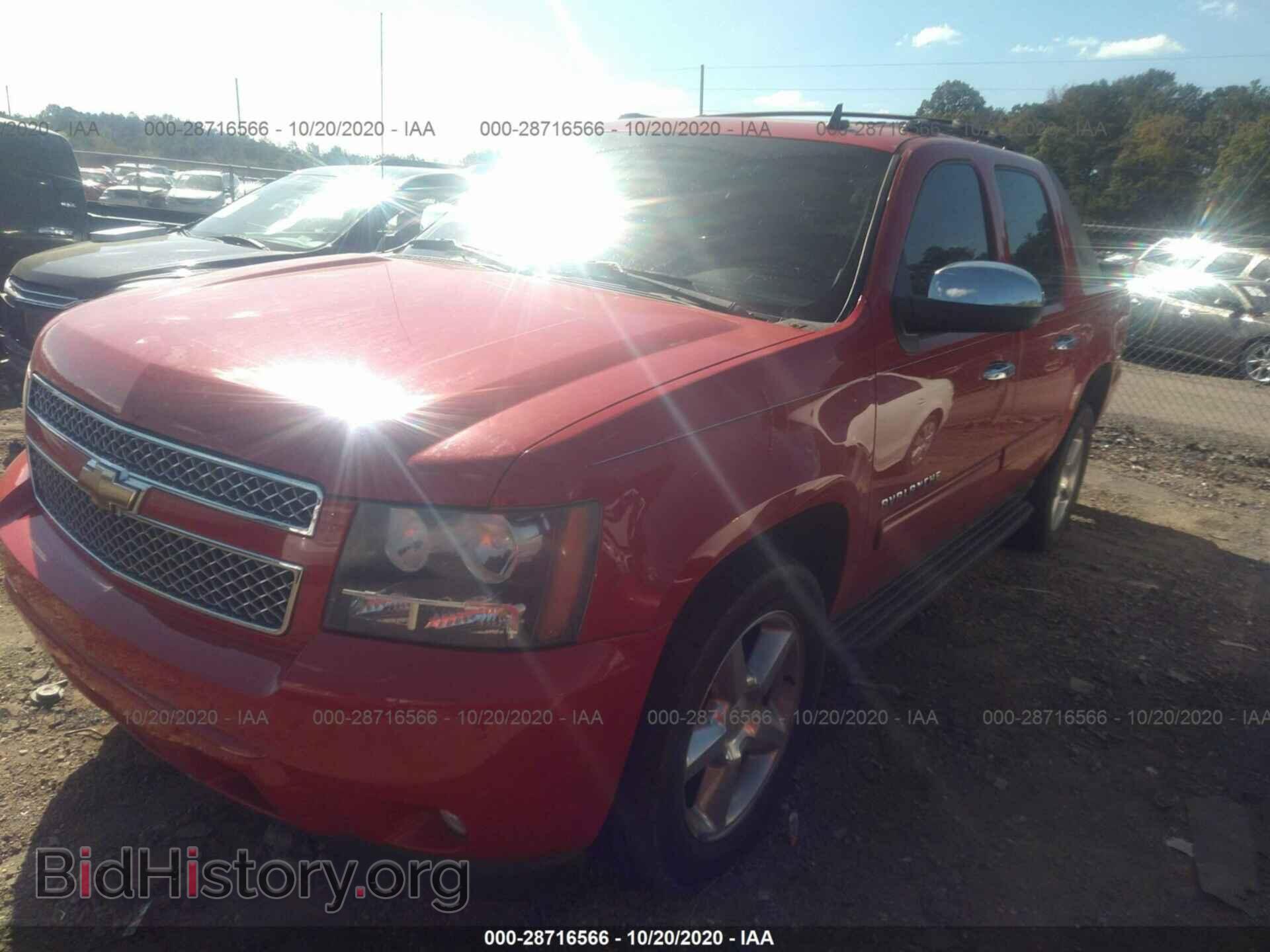 2011 CHEVROLET AVALANCHE - VIN: 3GNMCFE0XBG144763 - Фото 2