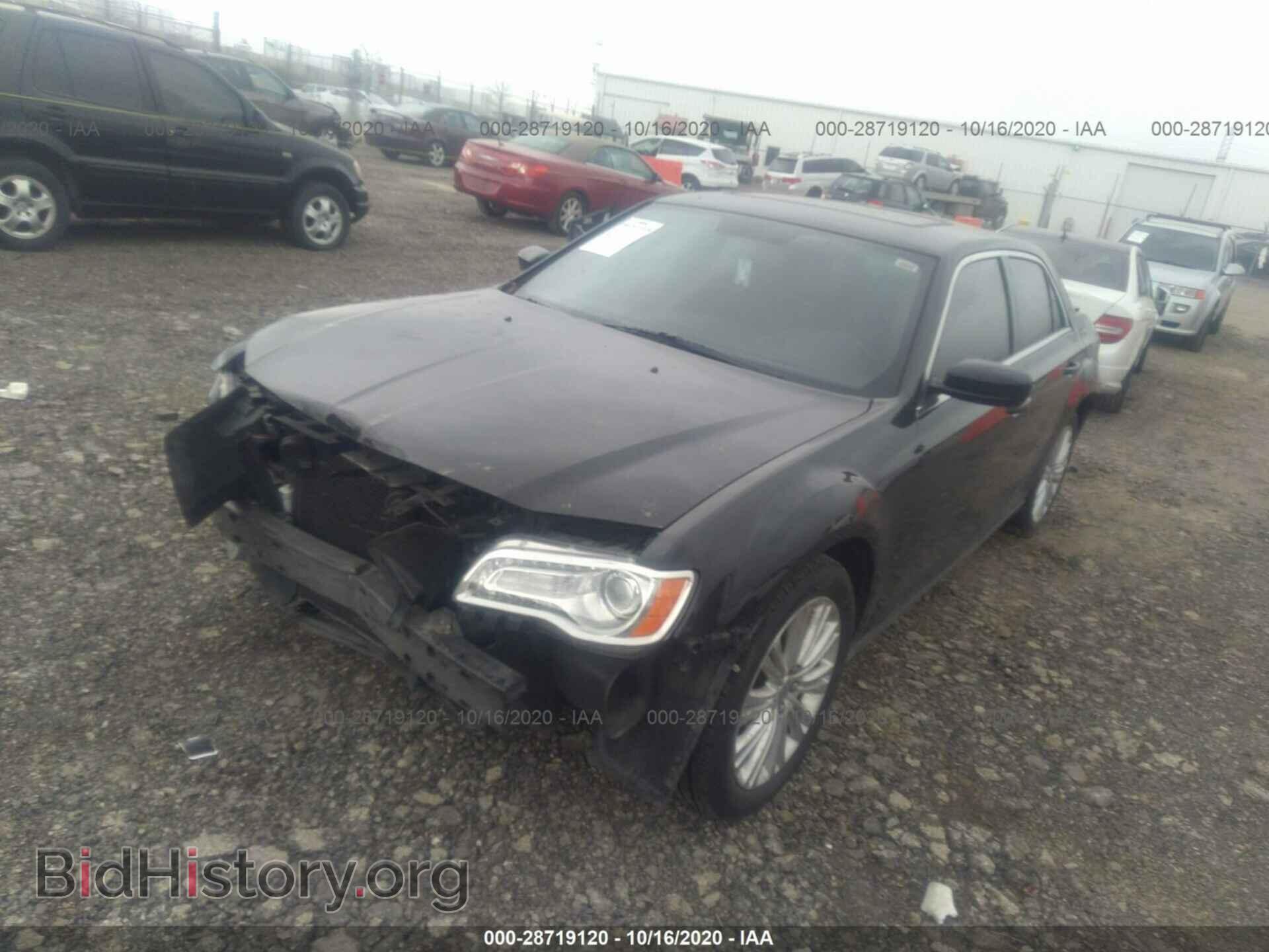 2013 CHRYSLER 300 - VIN: 2C3CCARG7DH528036 - Фото 2