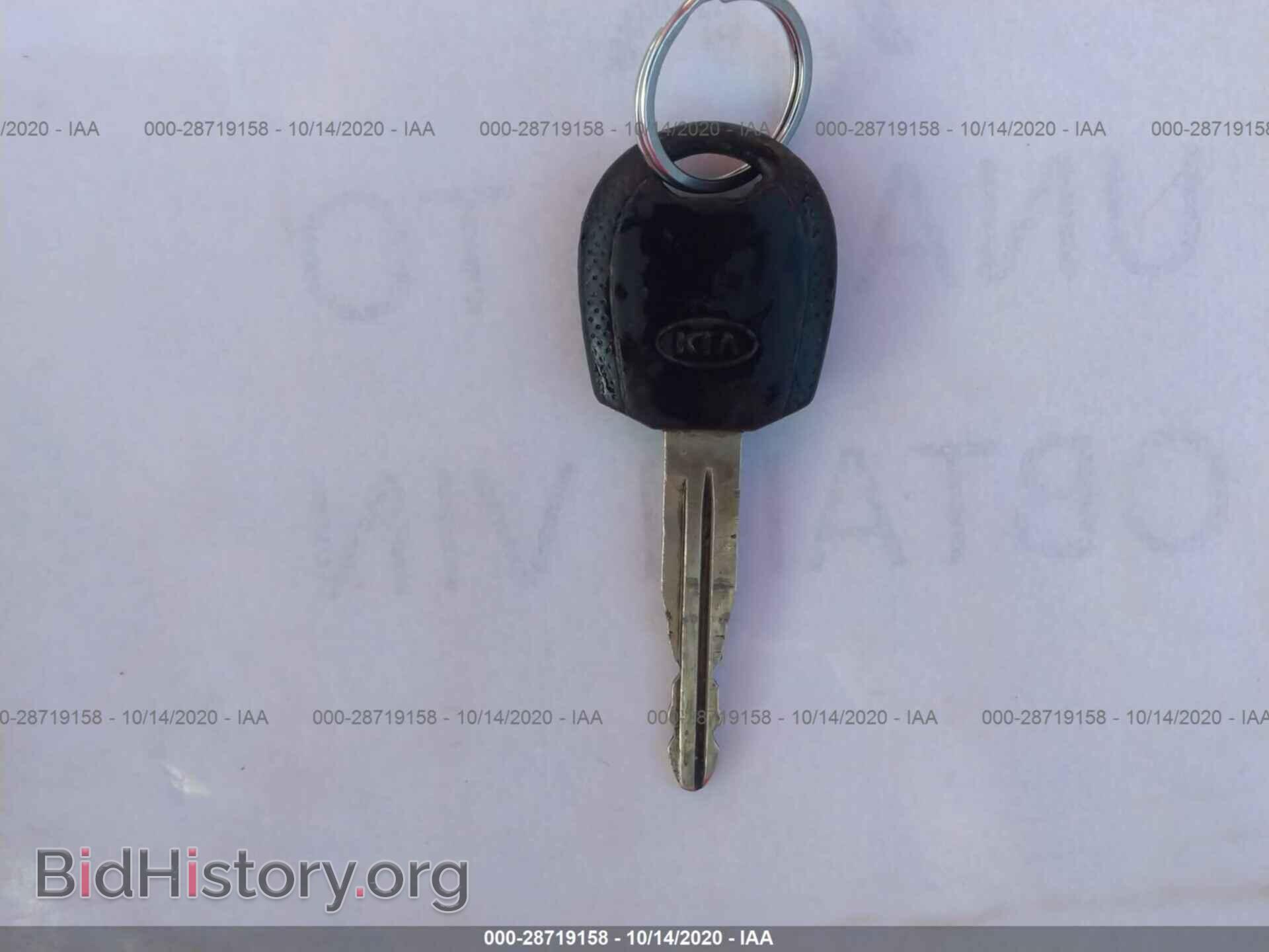 2005 KIA OPTIMA - VIN: KNAGD128055392948 - Фото 11
