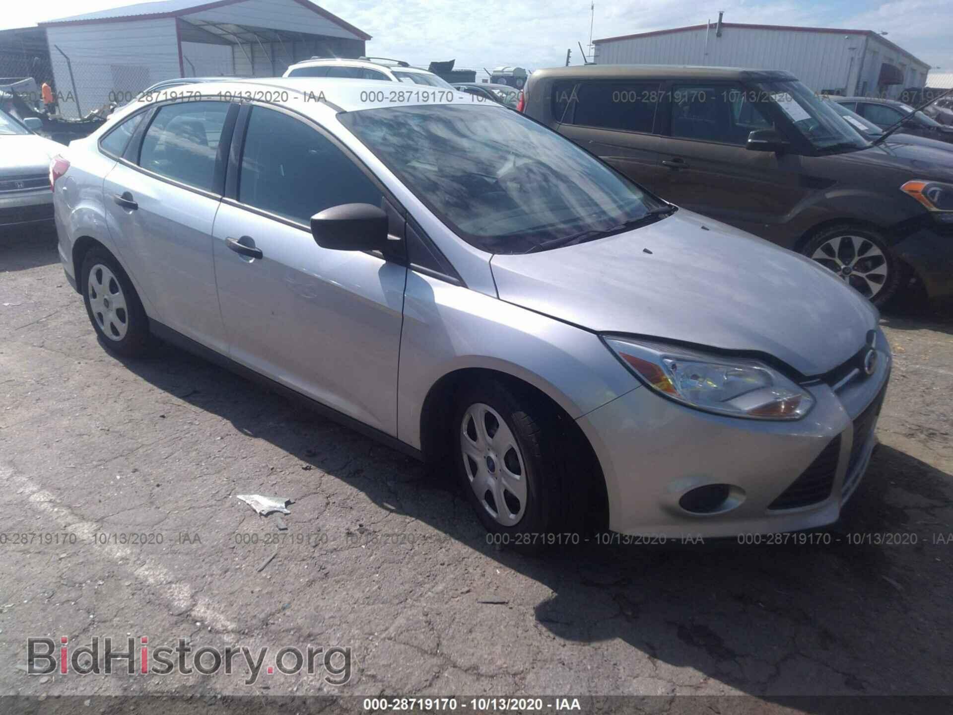 Photo 1FAHP3E21CL303646 - FORD FOCUS 2012