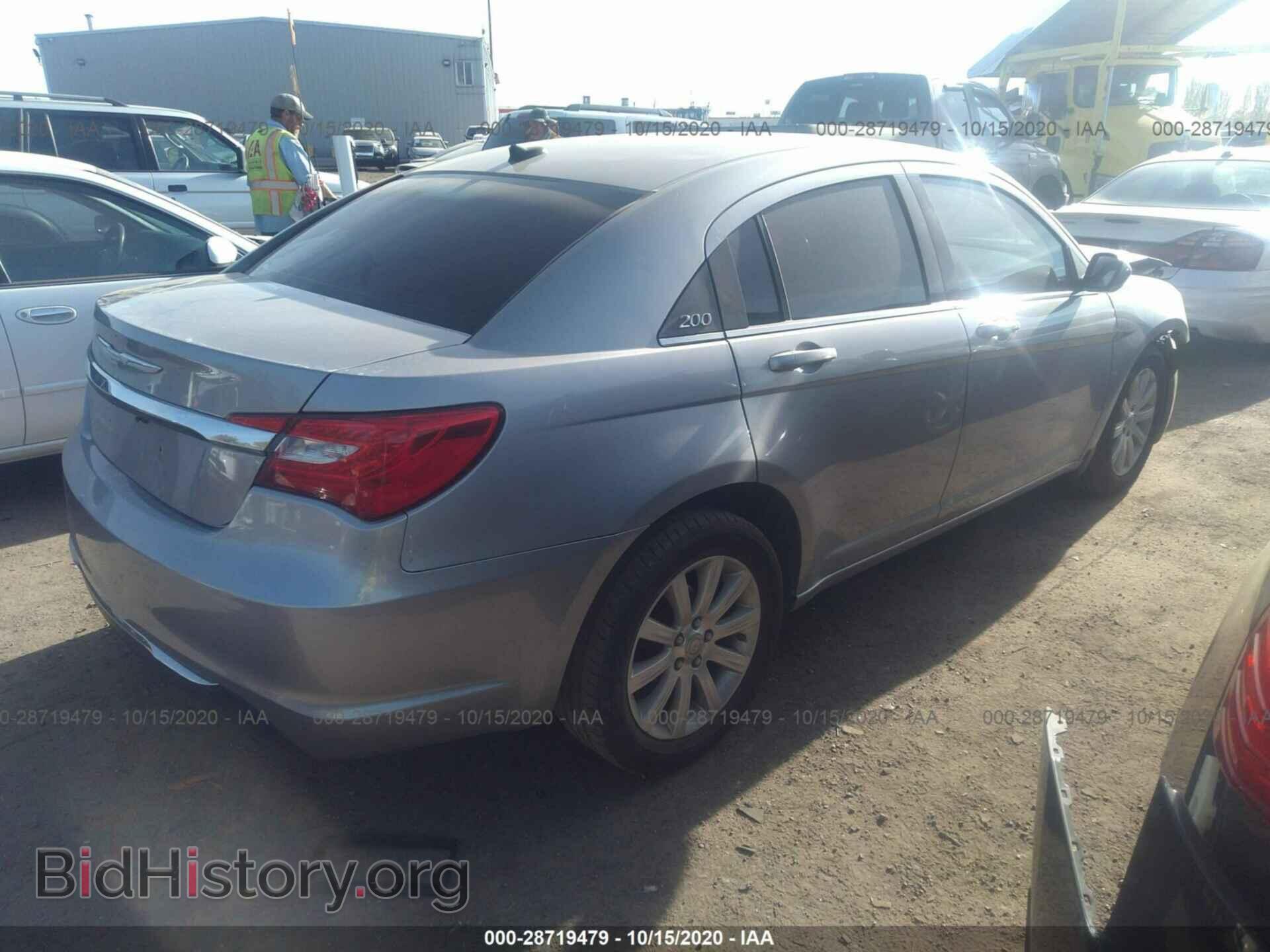 2013 CHRYSLER 200 - VIN: 1C3CCBBB2DN765061 - Photo 4