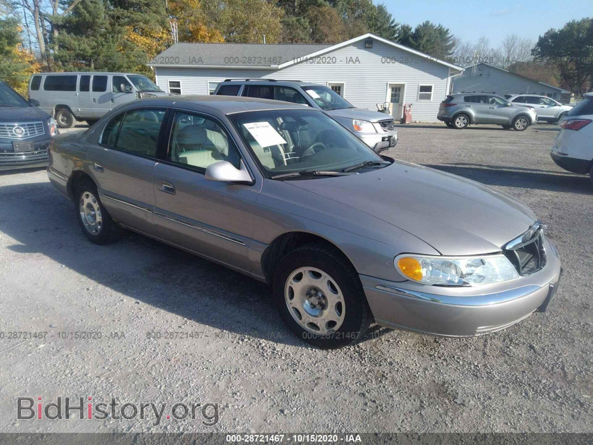 Photo 1LNHM97V52Y683309 - LINCOLN CONTINENTAL 2002