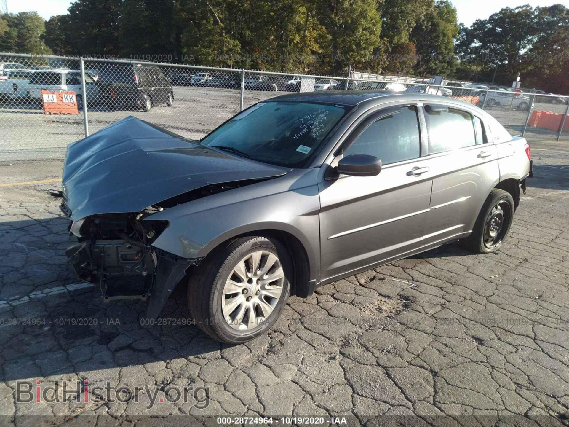 2012 CHRYSLER 200 - VIN: 1C3CCBAB4CN166579 - Фото 2
