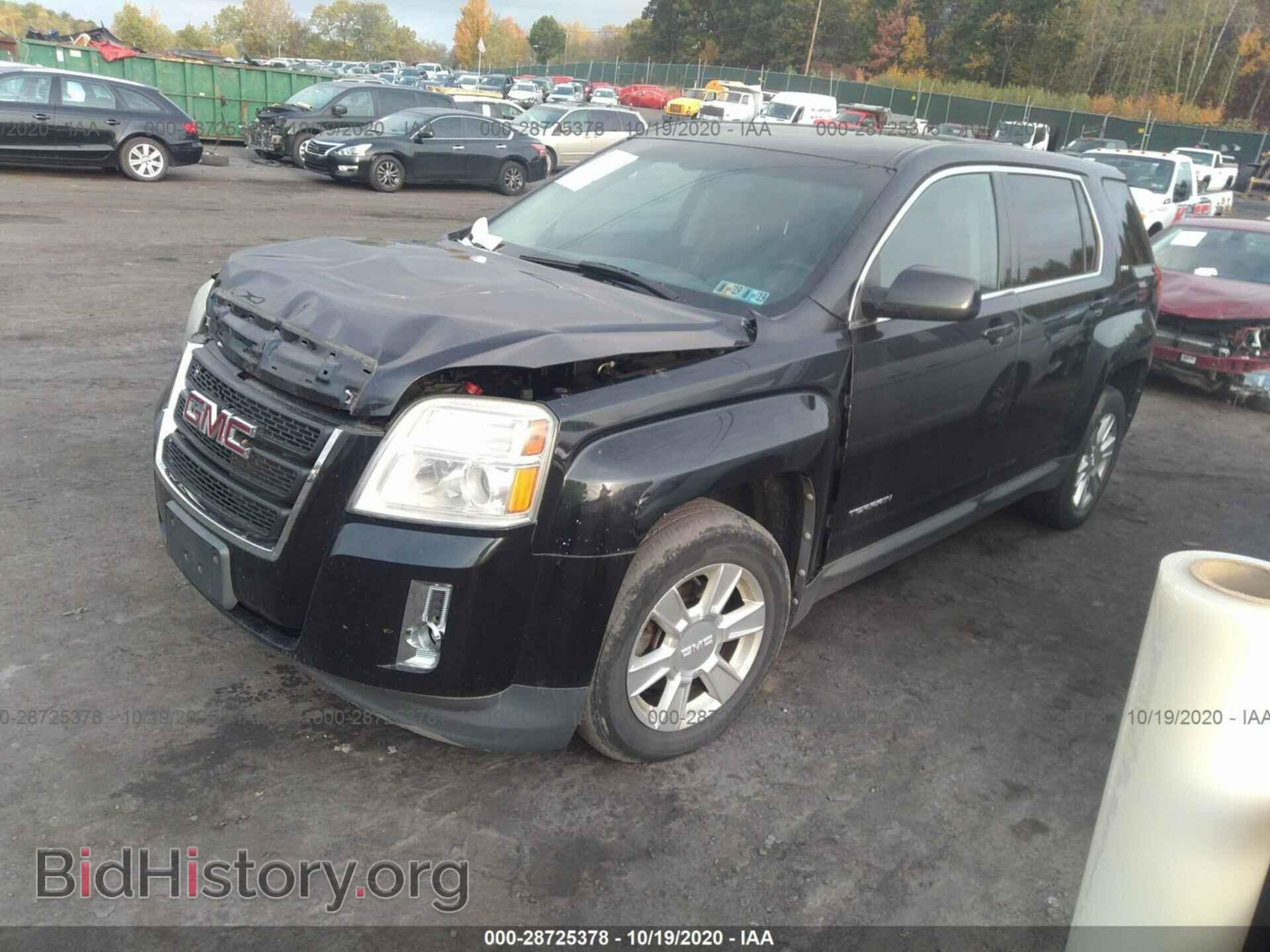 2010 GMC TERRAIN - VIN: 2CTFLCEW2A6401062 - Photo 2