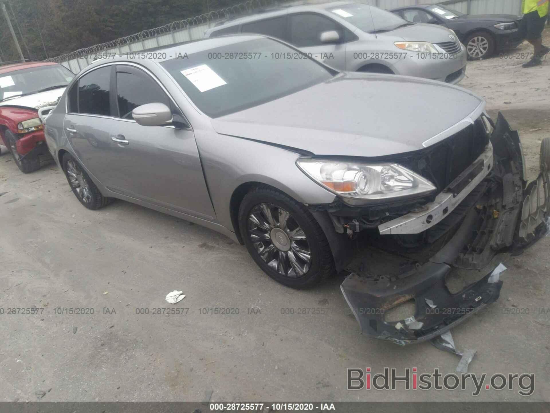 Photo KMHGC4DE6BU124672 - HYUNDAI GENESIS 2011