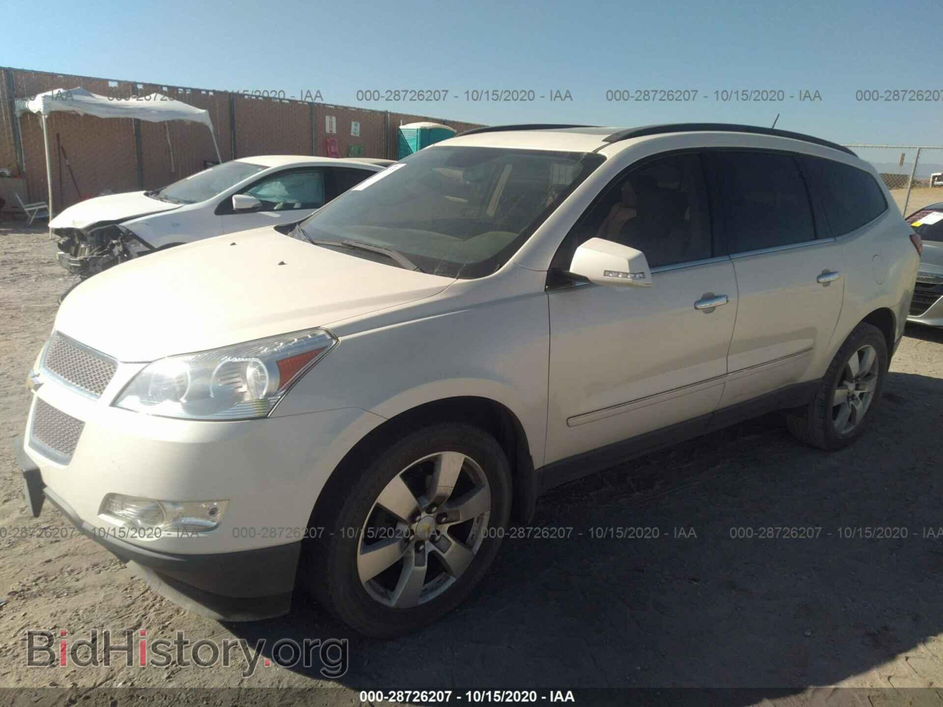 2011 CHEVROLET TRAVERSE - VIN: 1GNKRLED7BJ407328 - Фото 2