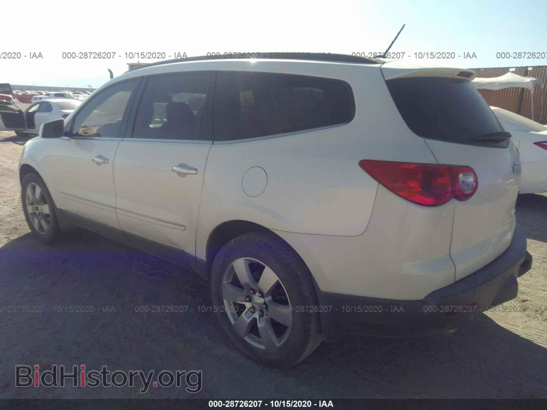 2011 CHEVROLET TRAVERSE - VIN: 1GNKRLED7BJ407328 - Фото 3