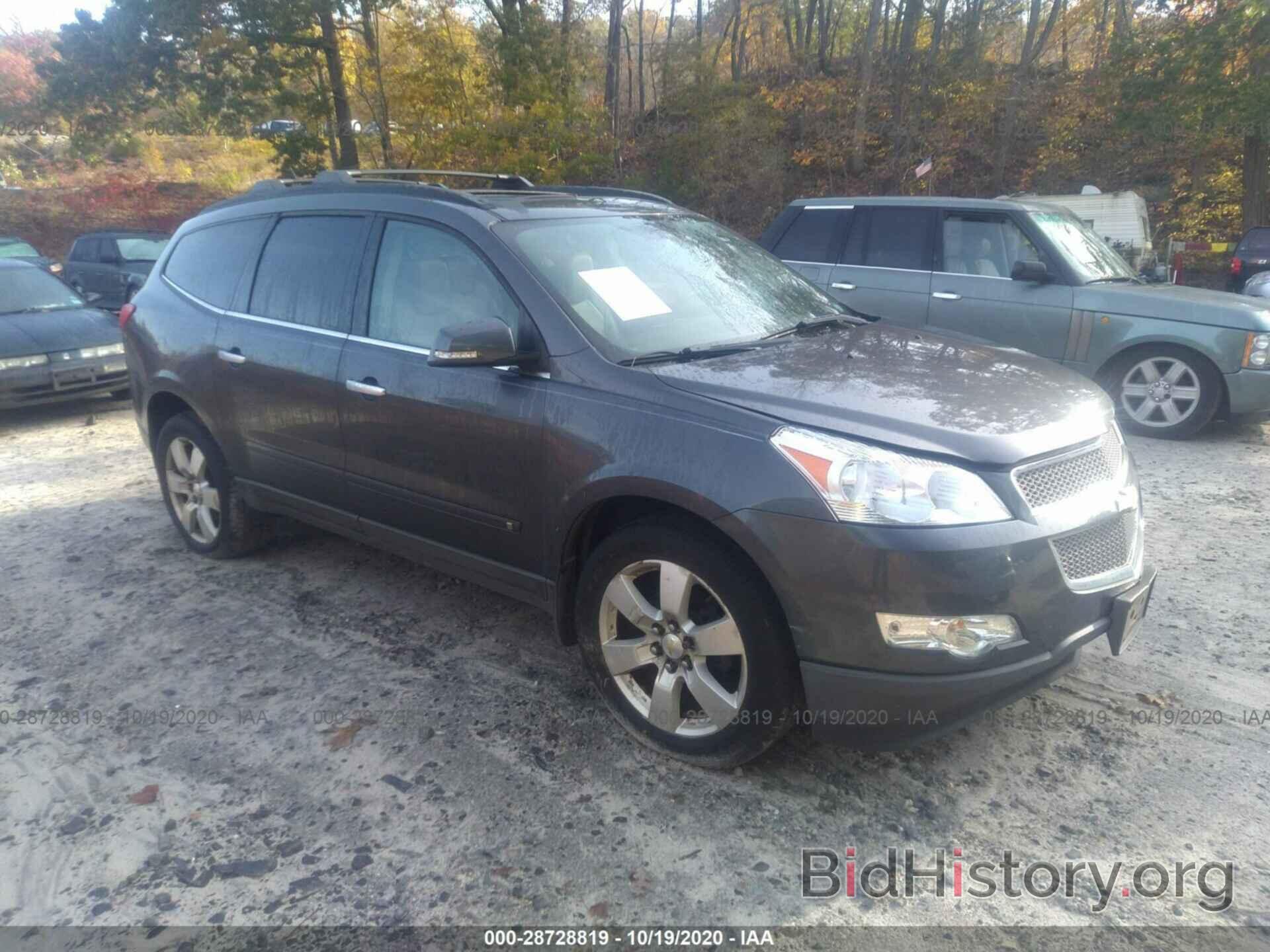 Photo 1GNLVHED7AS118648 - CHEVROLET TRAVERSE 2010