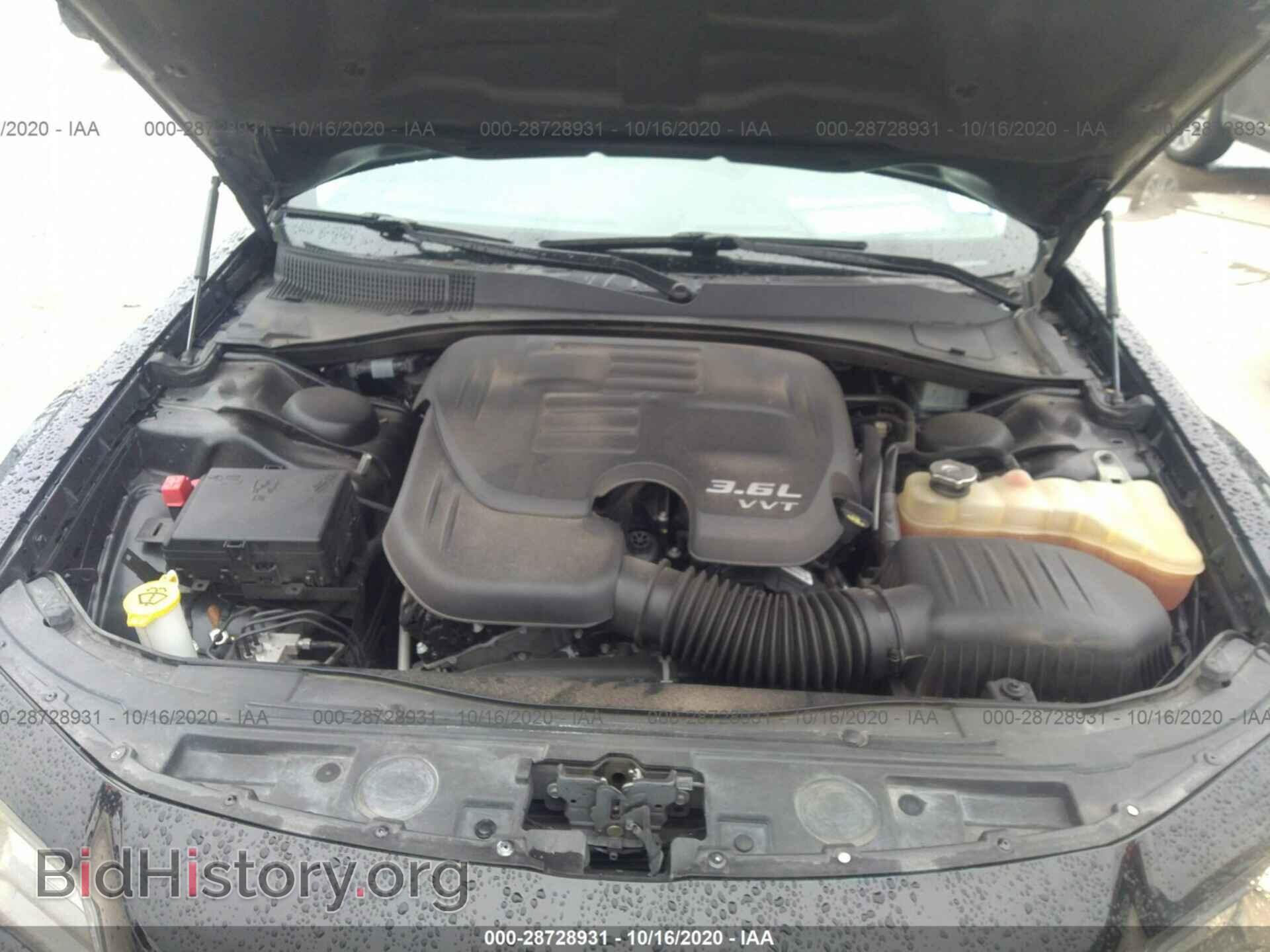 2018 CHRYSLER 300 - VIN: 2C3CCAAG5JH340865 - Фото 10