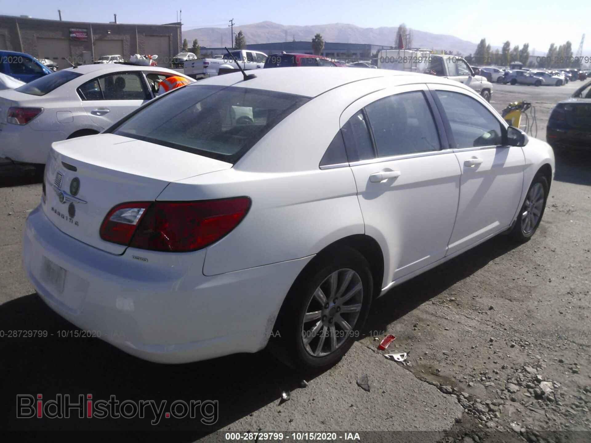 2010 CHRYSLER SEBRING - VIN: 1C3CC5FB8AN220411 - Фото 4