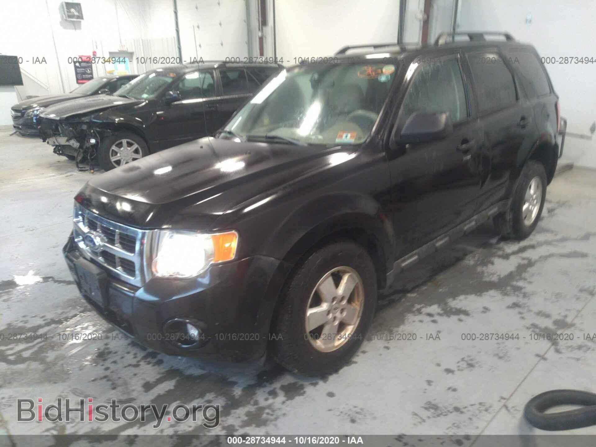 2011 FORD ESCAPE - VIN: 1FMCU0D75BKB01112 - Photo 2