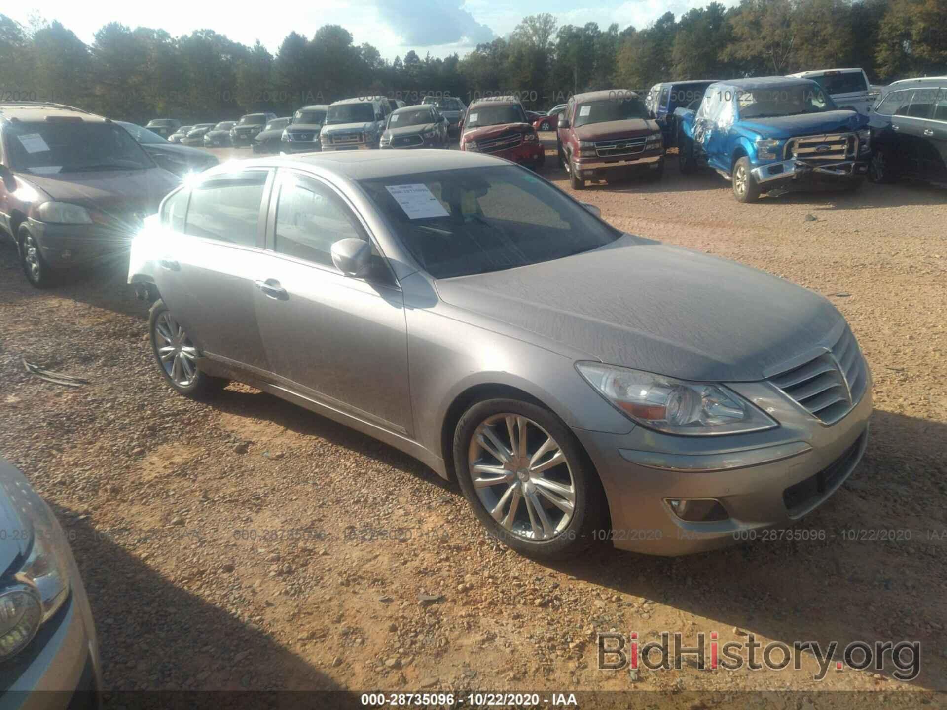 Photo KMHGC4DF3BU119535 - HYUNDAI GENESIS 2011