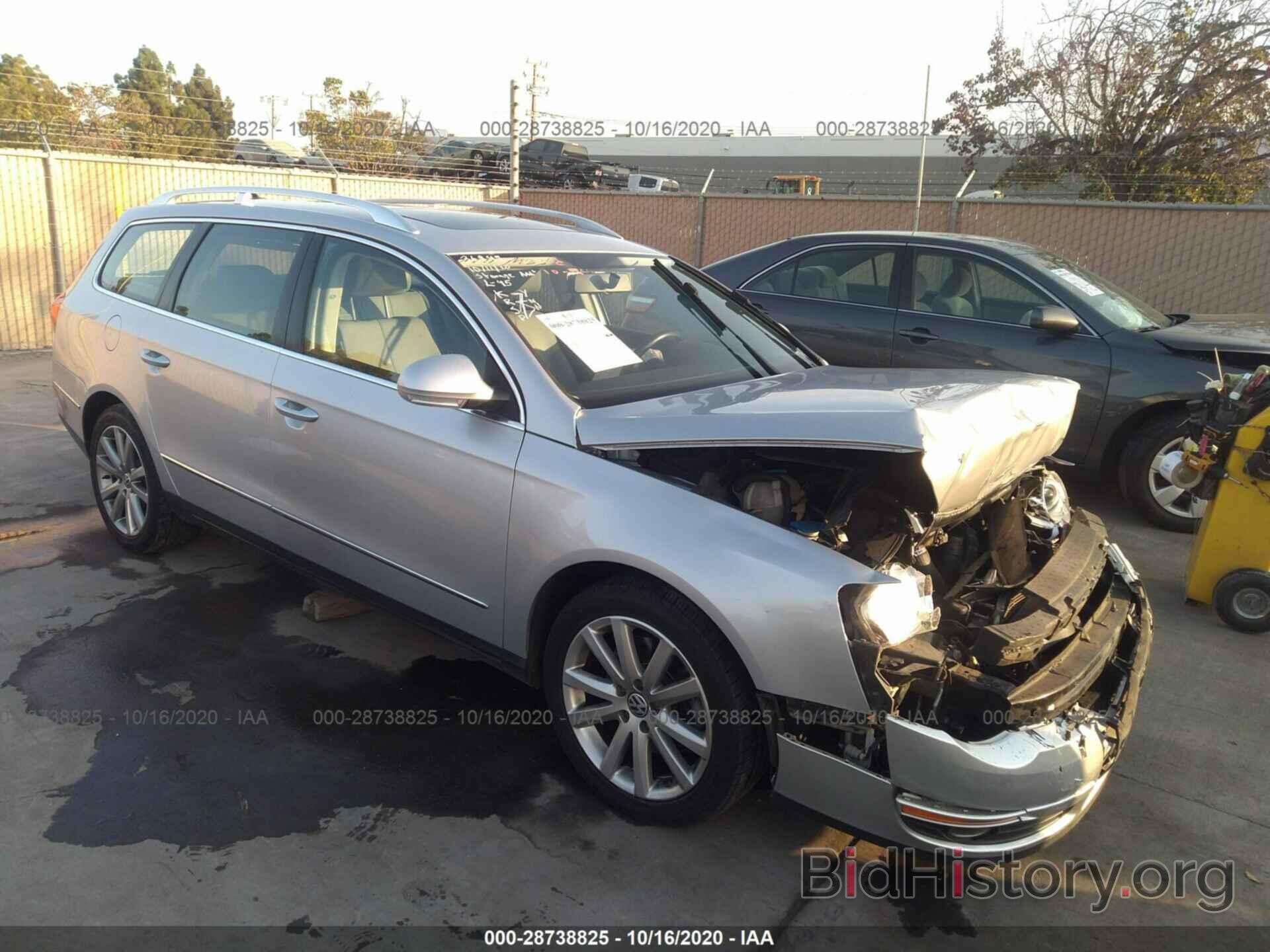 Photo WVWXM9AN1AE166128 - VOLKSWAGEN PASSAT WAGON 2010