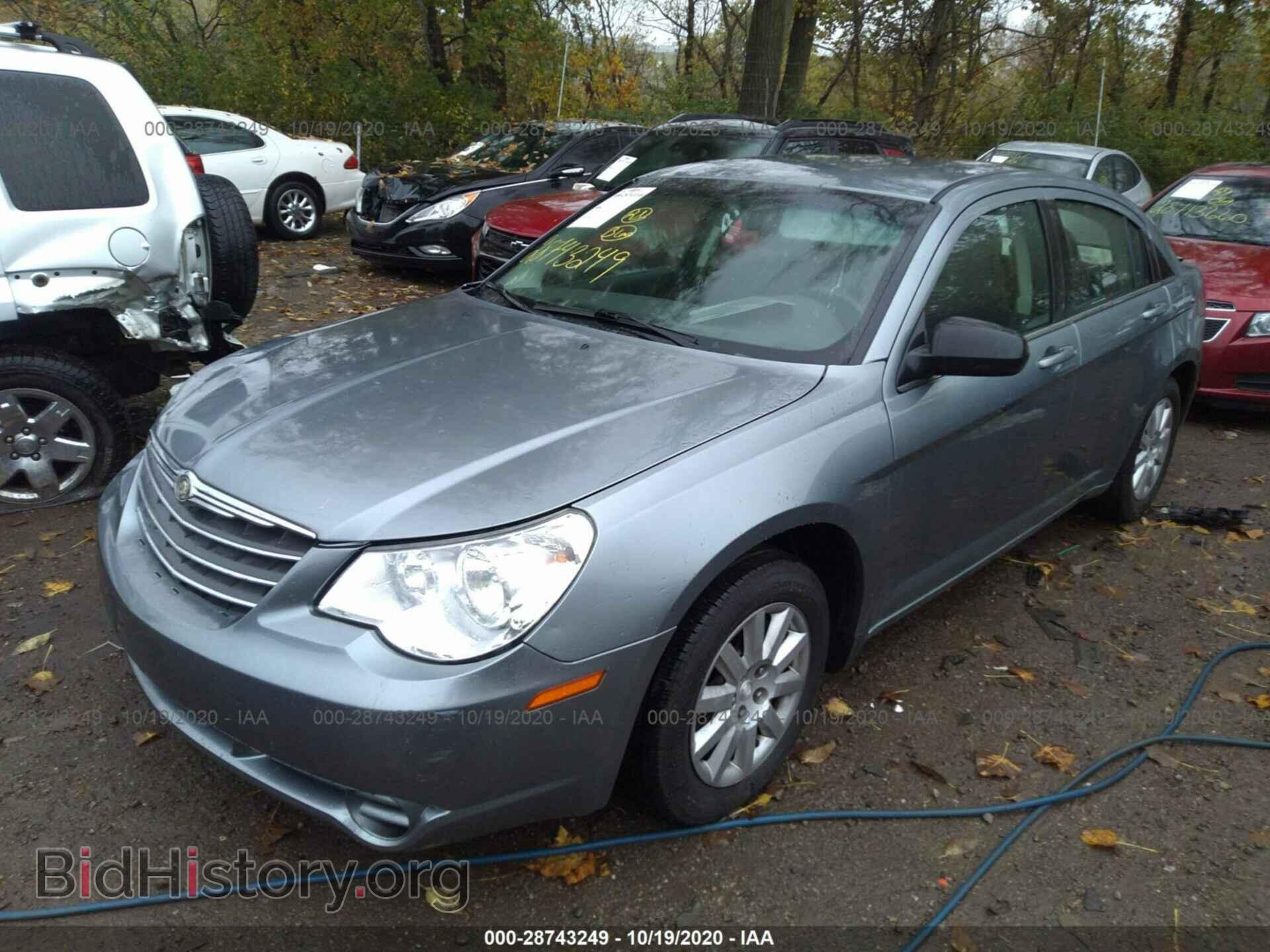 2010 CHRYSLER SEBRING - VIN: 1C3CC4FB1AN225637 - Фото 2