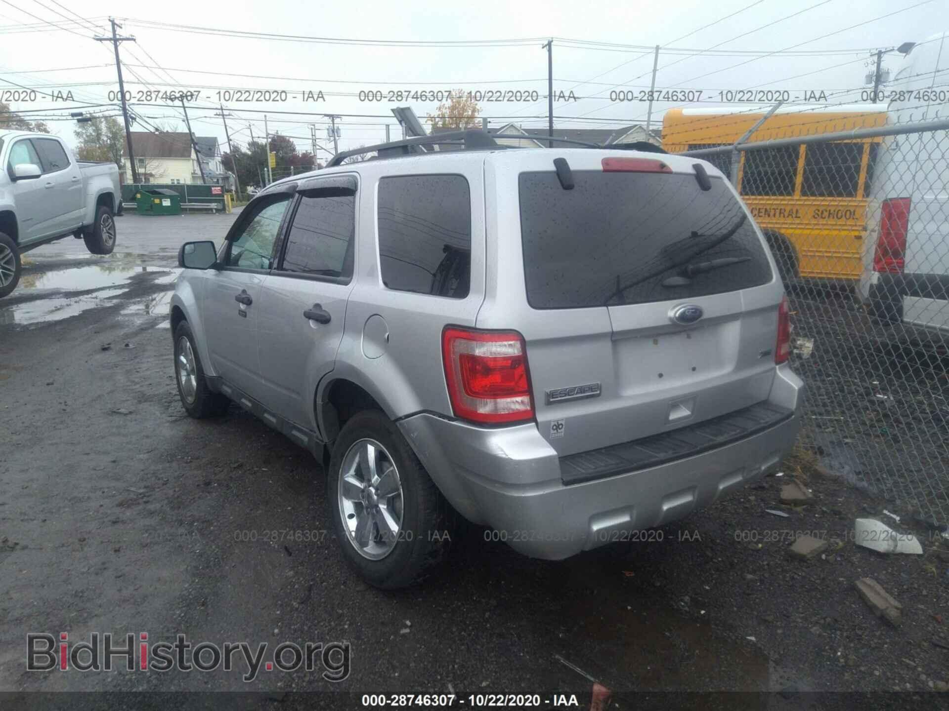 2011 FORD ESCAPE - VIN: 1FMCU0DGXBKB89638 - Фото 3