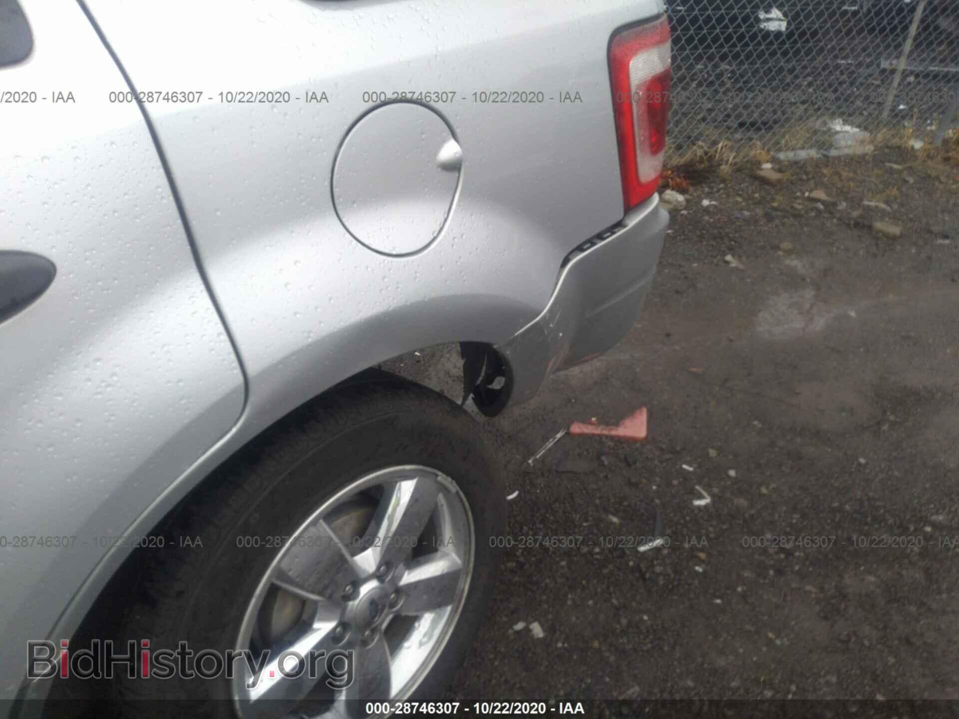 2011 FORD ESCAPE - VIN: 1FMCU0DGXBKB89638 - Фото 6