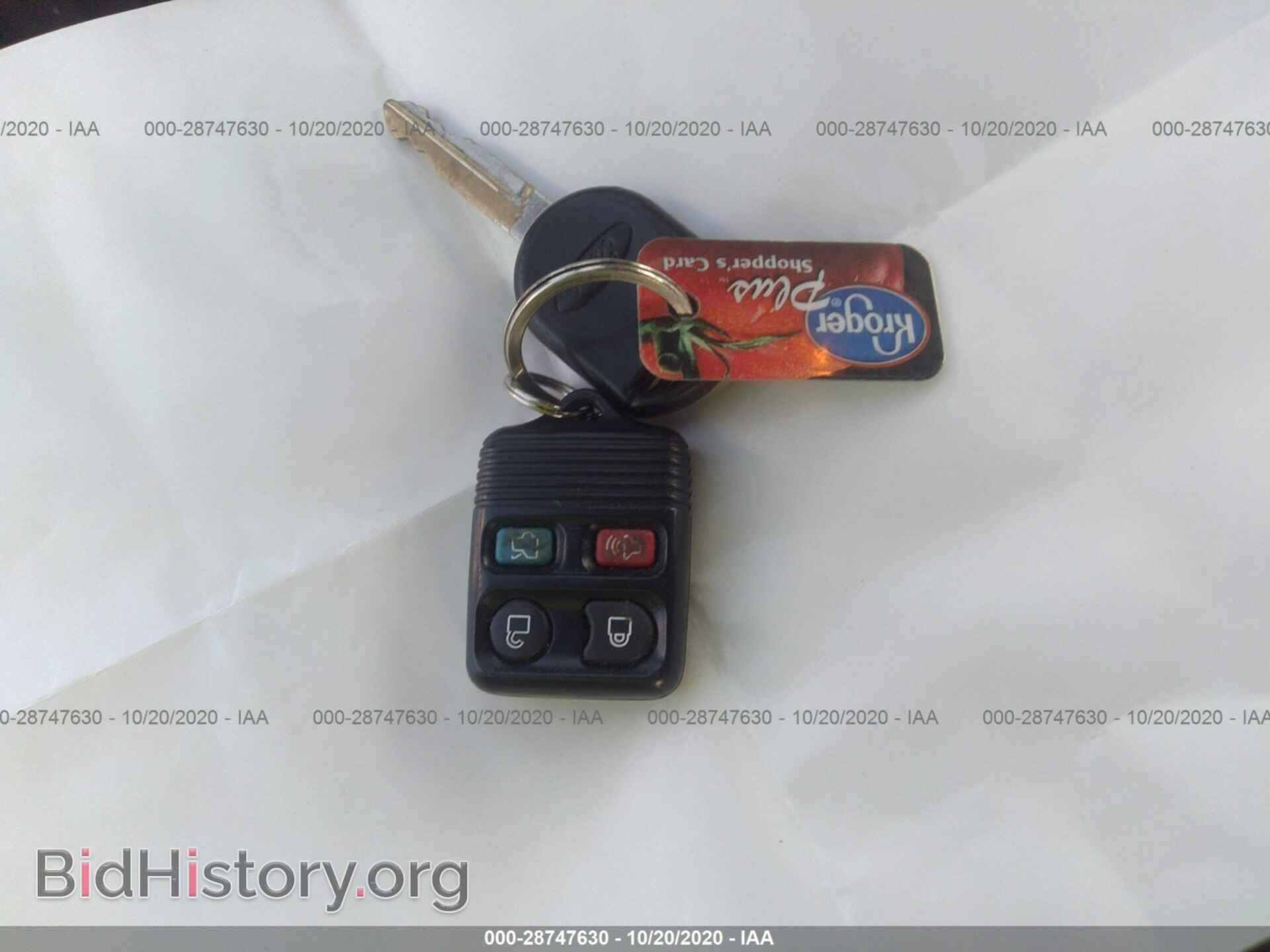2008 FORD FOCUS - VIN: 1FAHP35N38W187608 - Фото 11