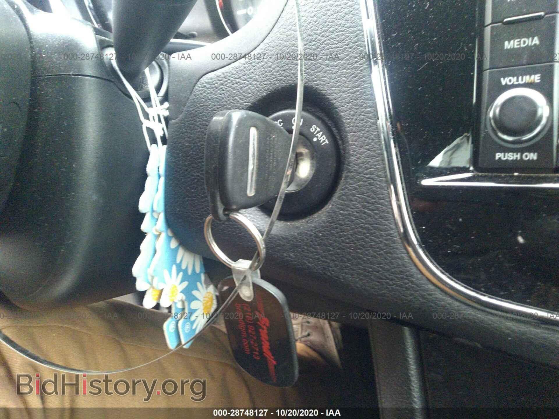 2012 CHRYSLER 200 - VIN: 1C3CCBBB0CN137532 - Фото 11