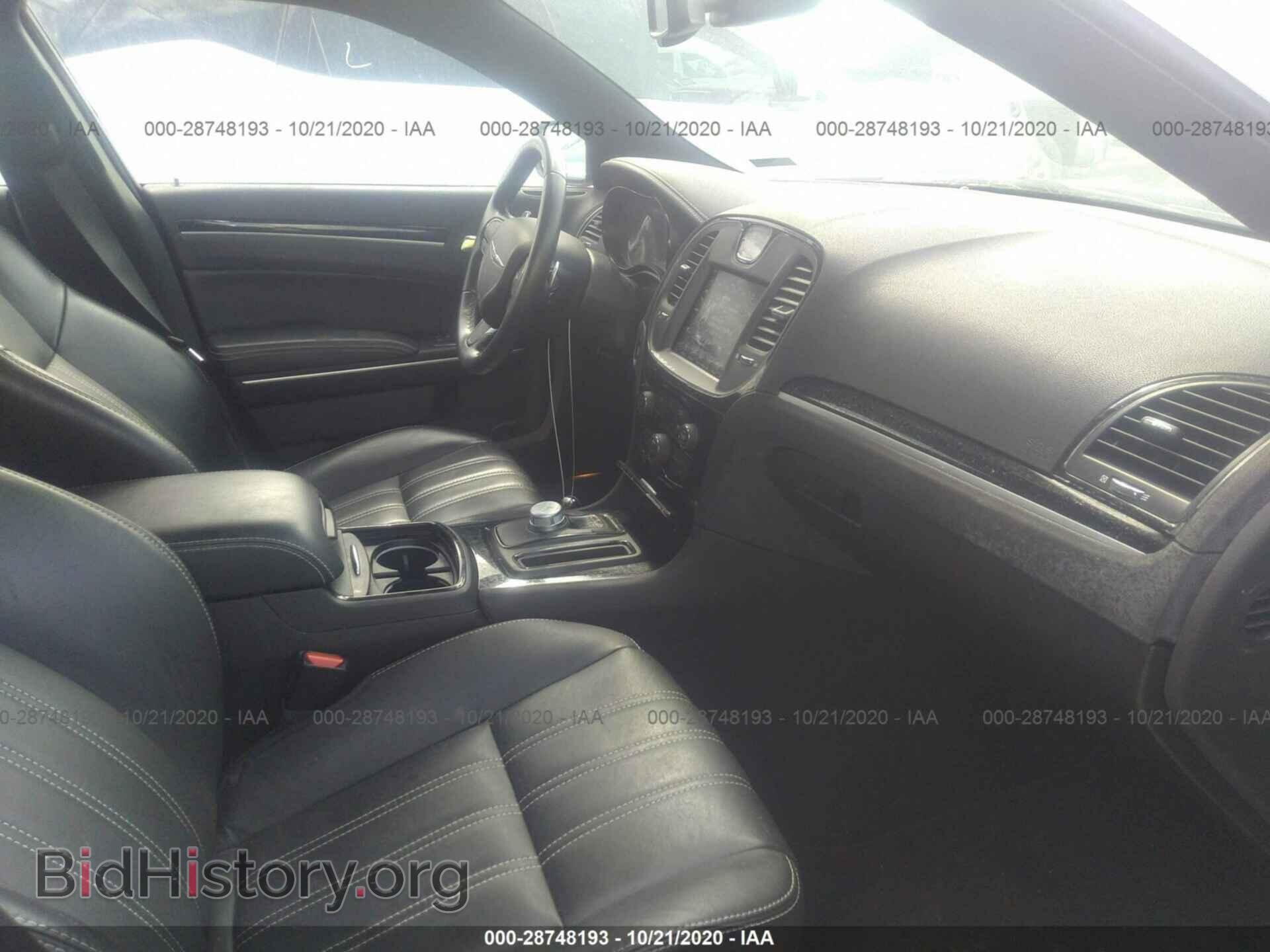 2019 CHRYSLER 300 - VIN: 2C3CCAGG7KH632090 - Фото 5