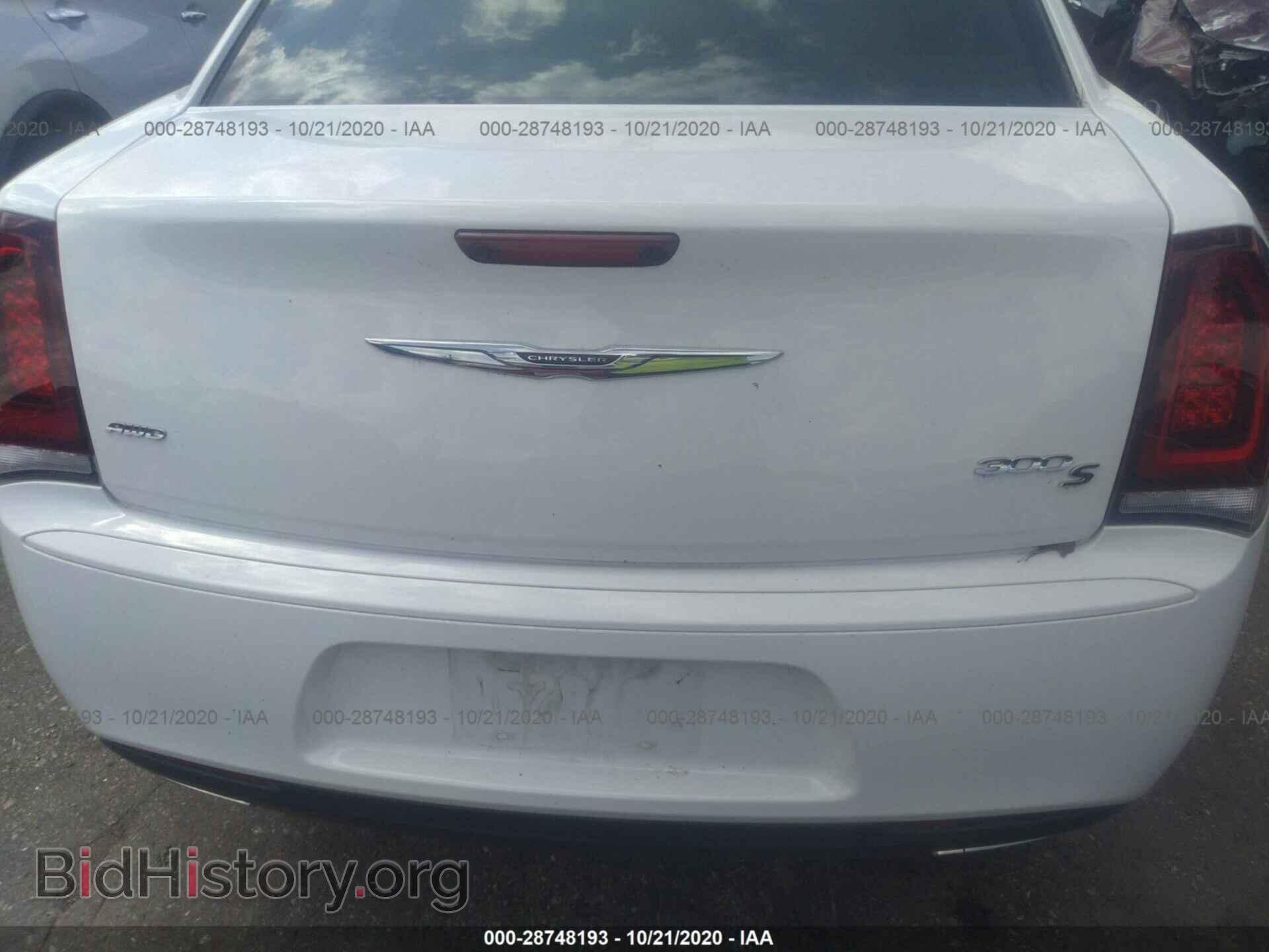 2019 CHRYSLER 300 - VIN: 2C3CCAGG7KH632090 - Фото 6