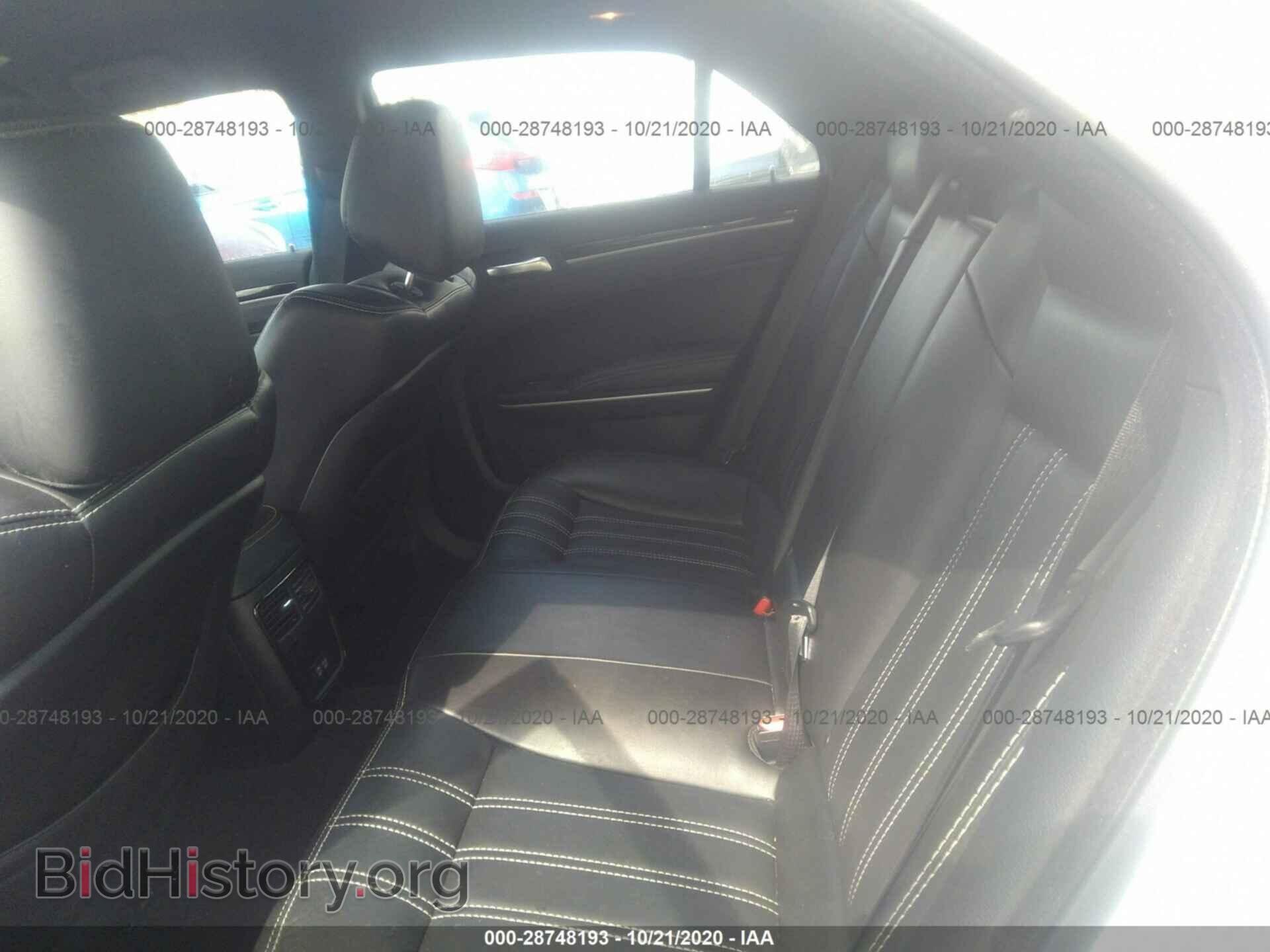 2019 CHRYSLER 300 - VIN: 2C3CCAGG7KH632090 - Фото 8