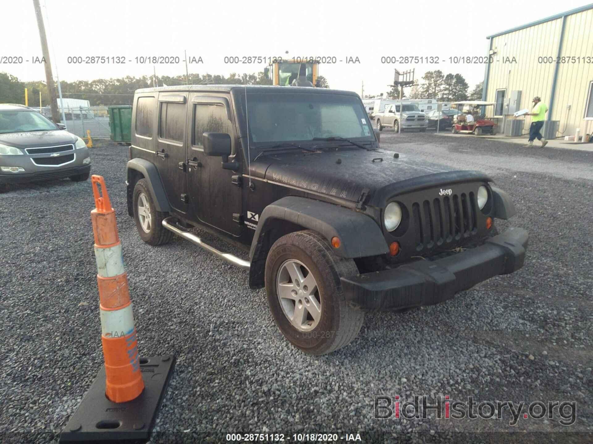 Photo 1J4GB39168L559398 - JEEP WRANGLER 2008