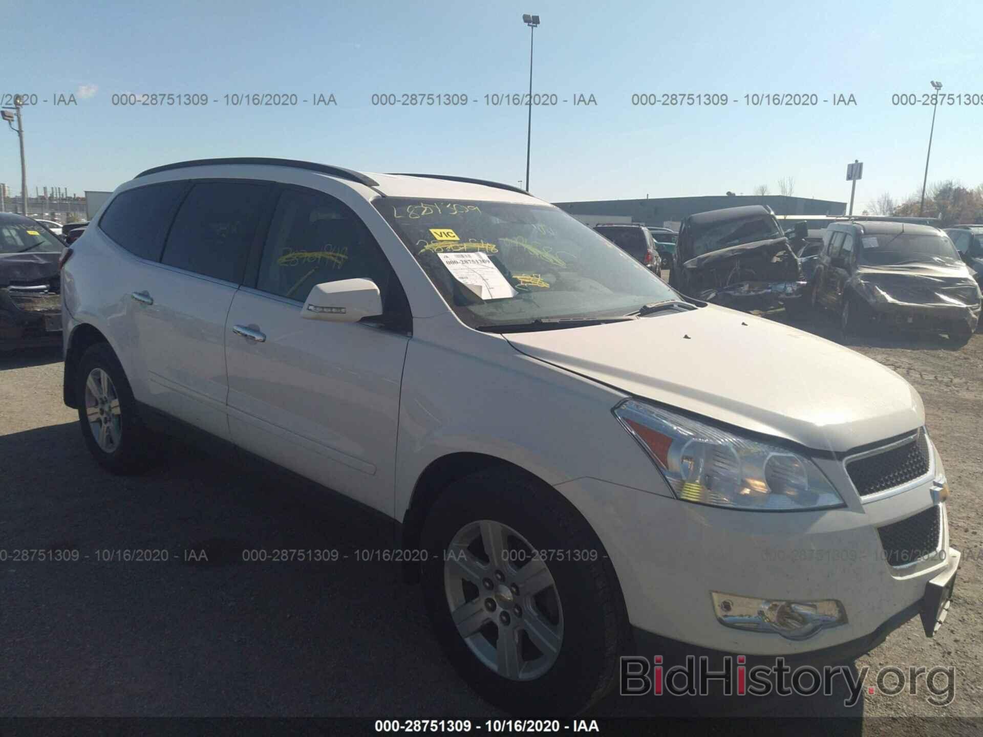 Photo 1GNKVGED0BJ201996 - CHEVROLET TRAVERSE 2011