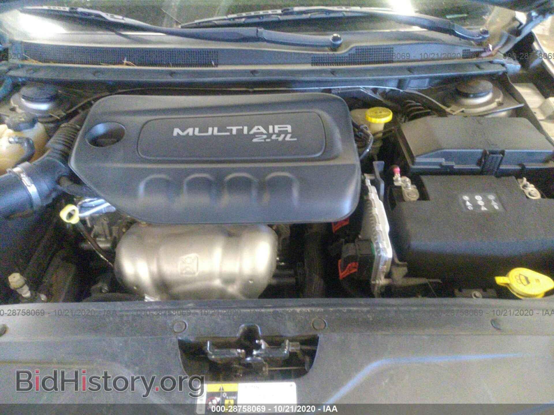 2016 CHRYSLER 200 - VIN: 1C3CCCBB3GN157690 - Фото 10