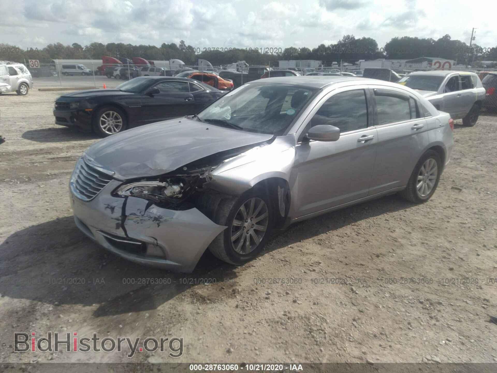 2013 CHRYSLER 200 - VIN: 1C3CCBBB1DN515262 - Фото 2