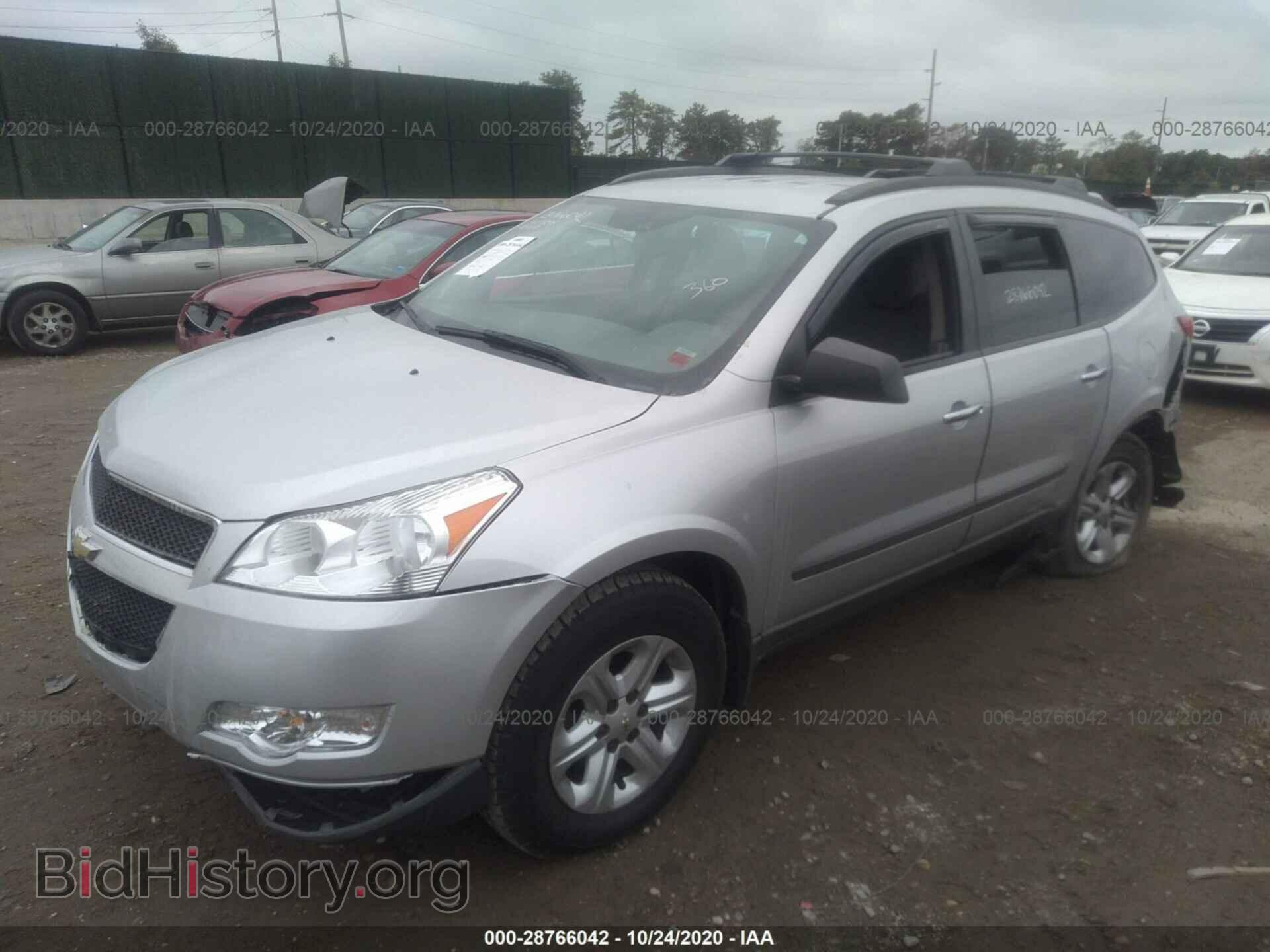 2011 CHEVROLET TRAVERSE - VIN: 1GNKRFED1BJ264684 - Фото 2