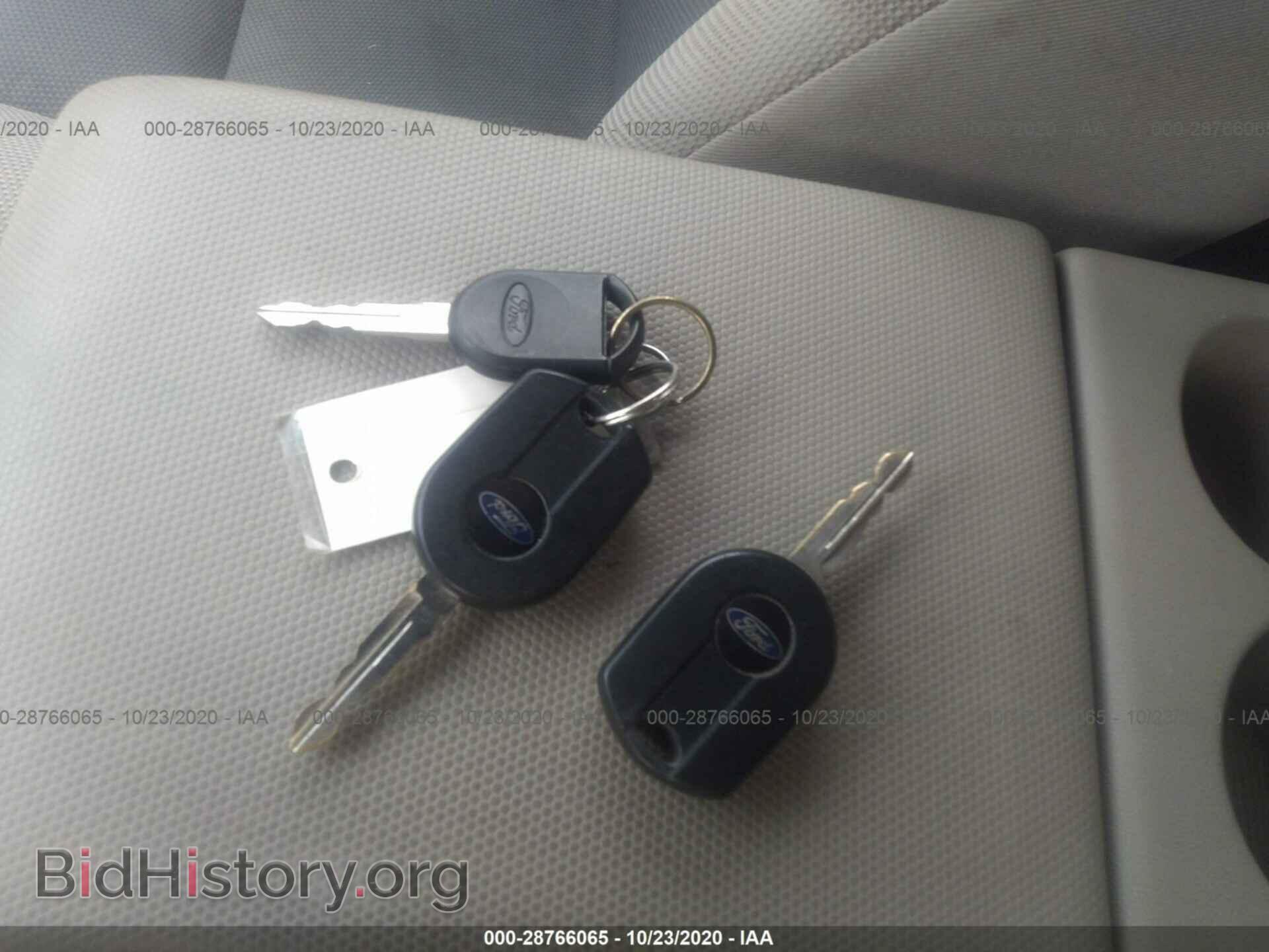 2008 FORD ESCAPE - VIN: 1FMCU93148KA62314 - Фото 11