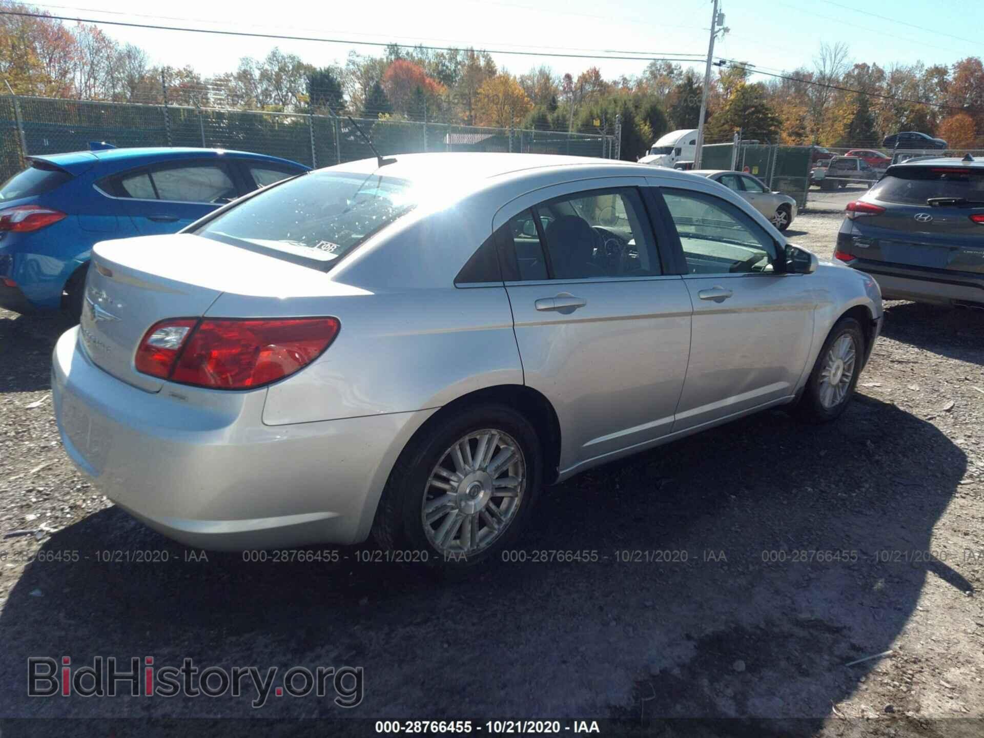 2009 CHRYSLER SEBRING - VIN: 1C3LC56B99N566592 - Фото 4