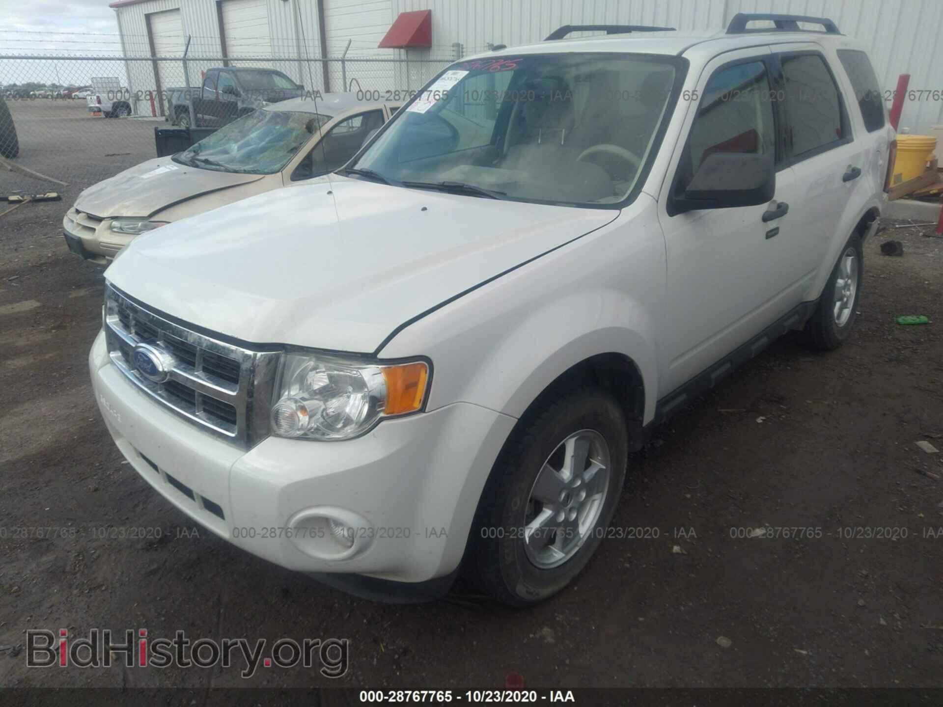 2011 FORD ESCAPE - VIN: 1FMCU9D70BKB99504 - Photo 2