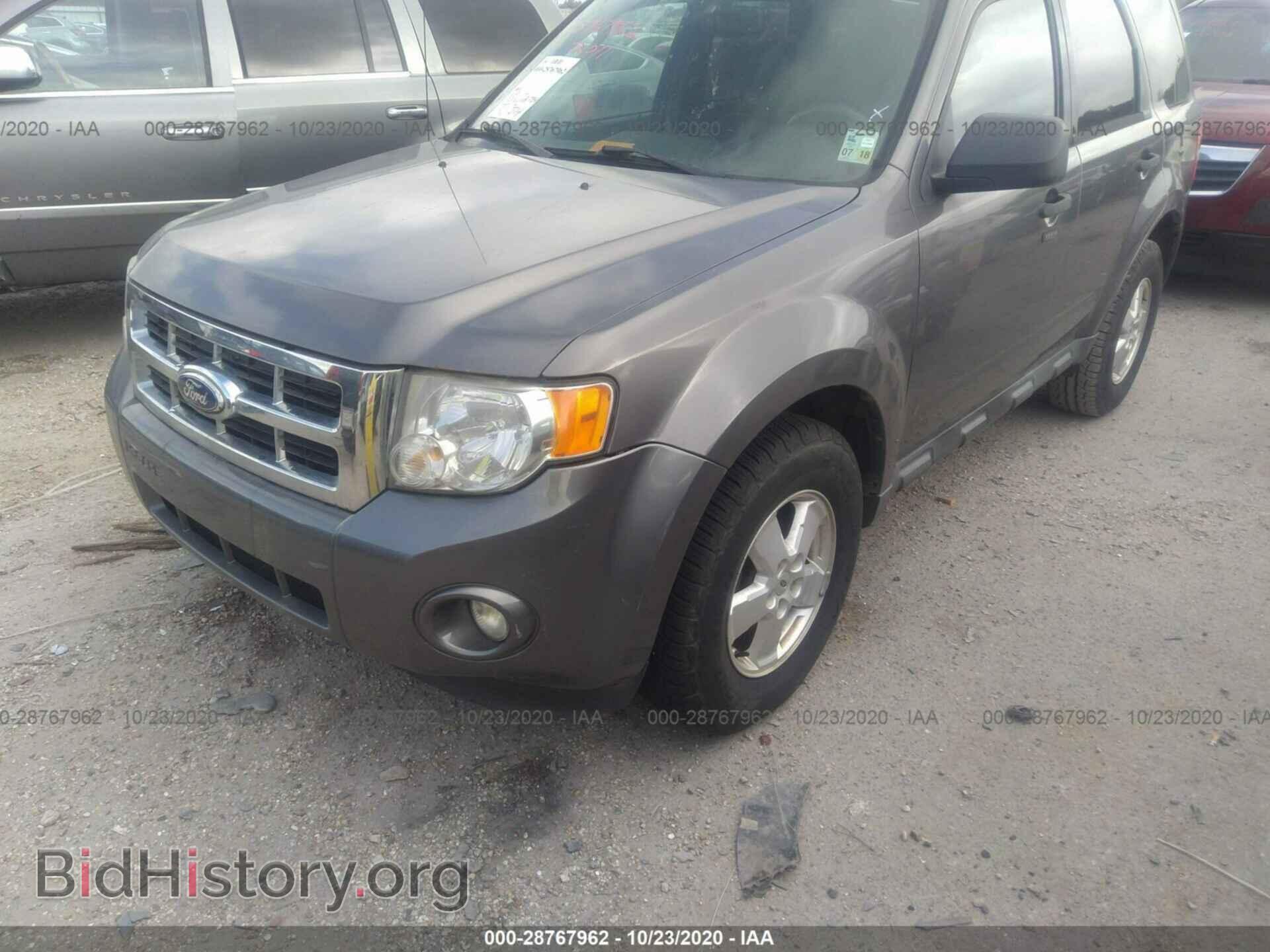 2011 FORD ESCAPE - VIN: 1FMCU0D78BKA12537 - Photo 2