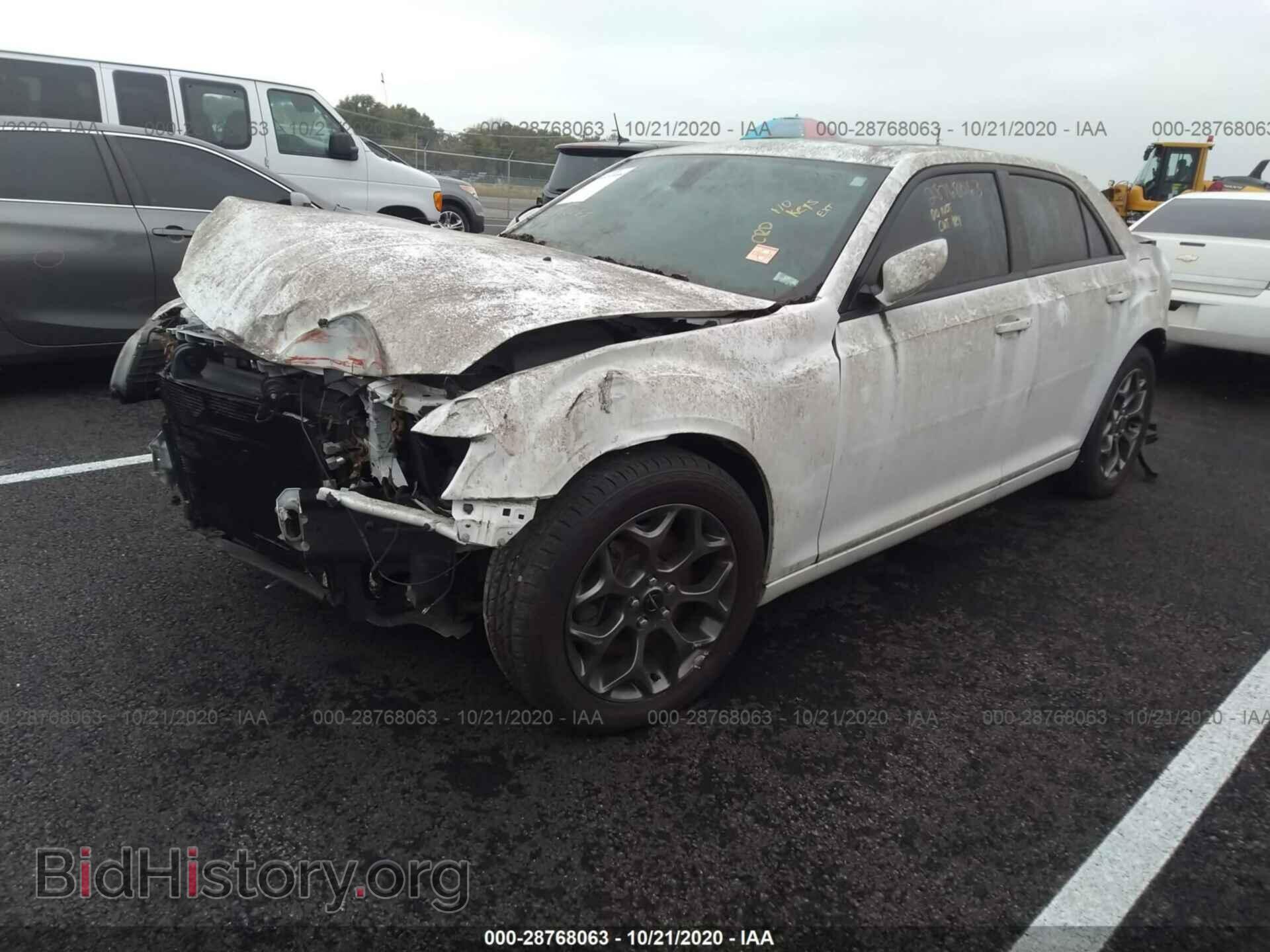 2016 CHRYSLER 300 - VIN: 2C3CCAGGXGH298743 - Фото 2