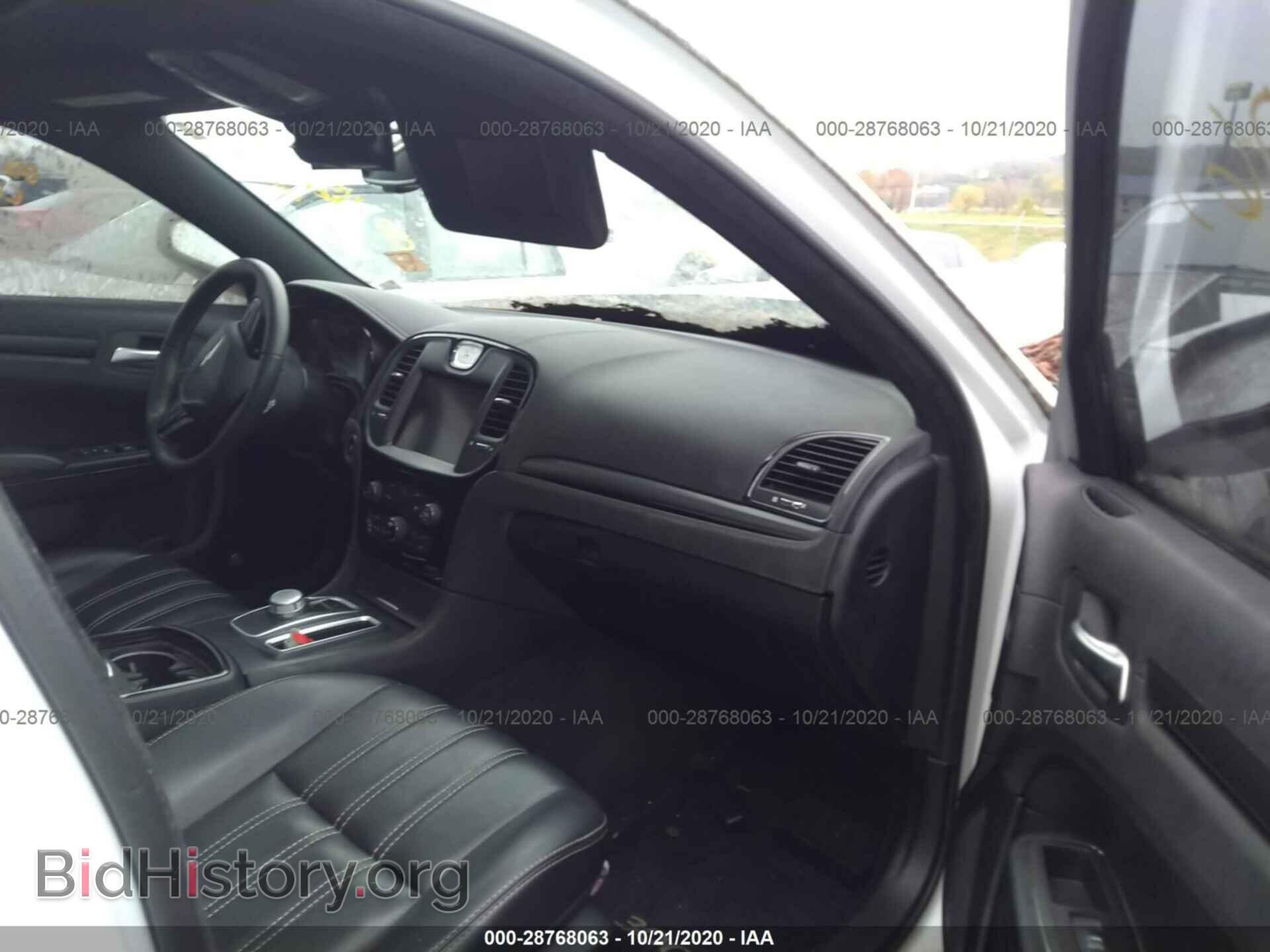 2016 CHRYSLER 300 - VIN: 2C3CCAGGXGH298743 - Фото 5