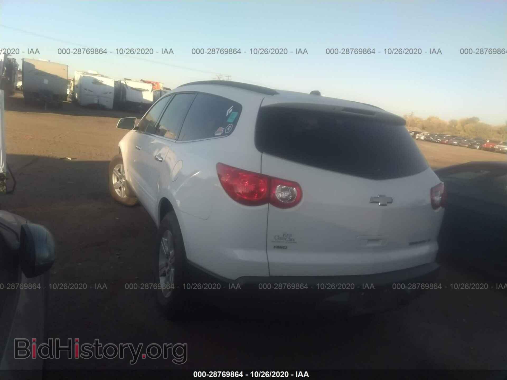 2010 CHEVROLET TRAVERSE - VIN: 1GNLVFED5AS140121 - Фото 3