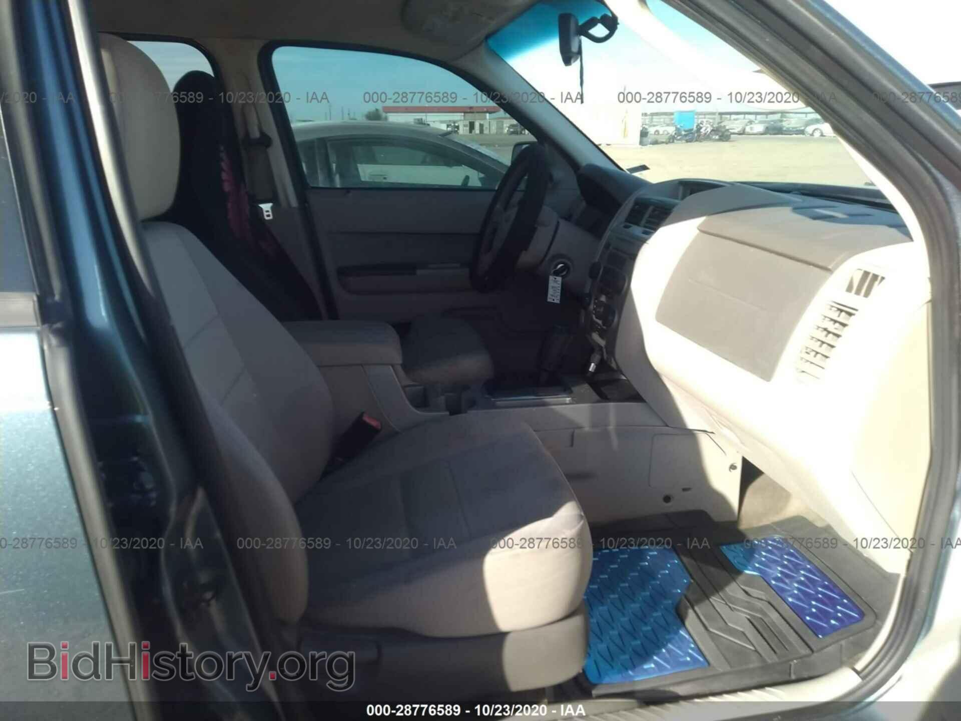 2011 FORD ESCAPE - VIN: 1FMCU0DG2BKA74662 - Photo 5